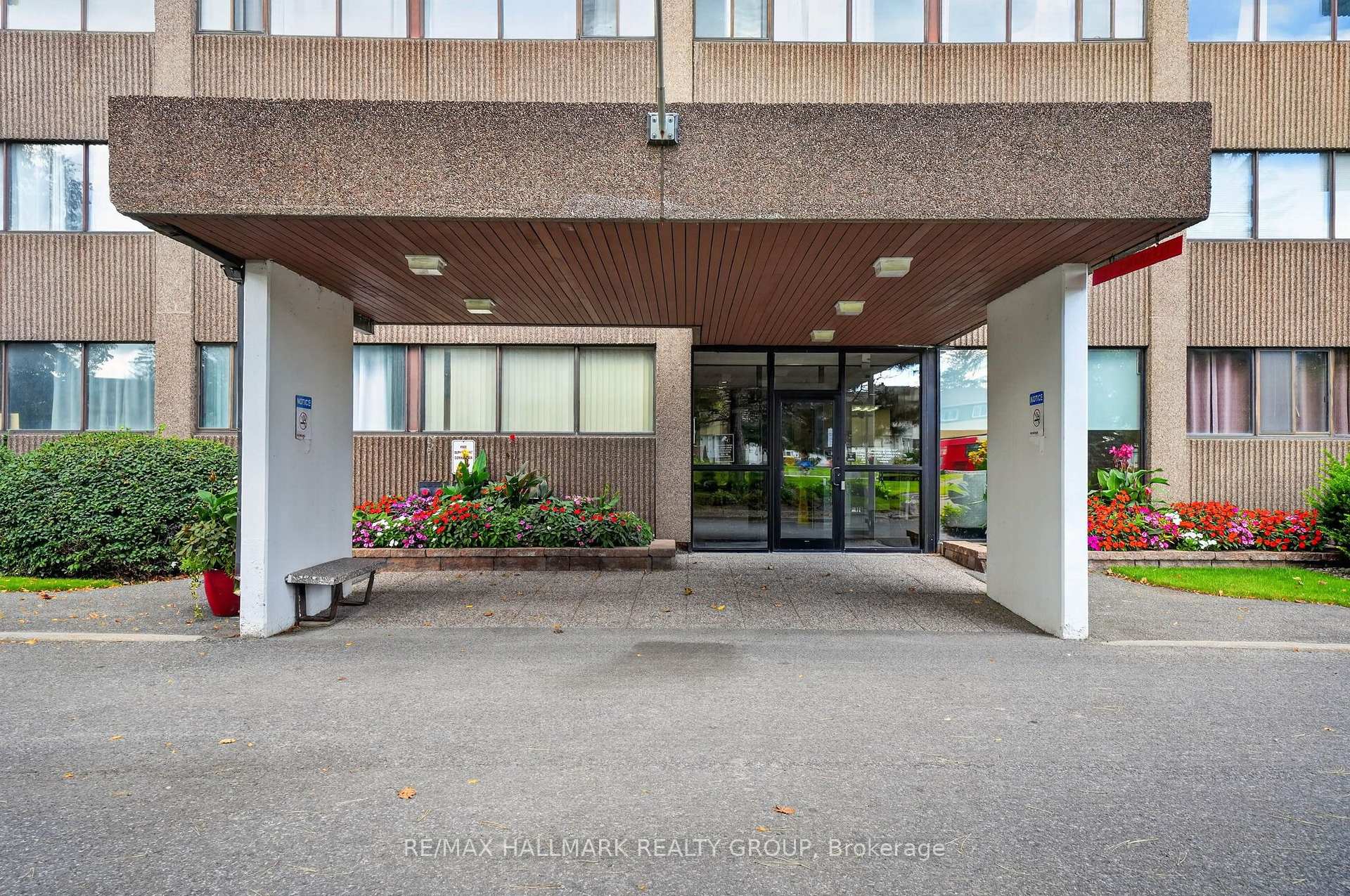 Photo 3 of Unit 2005, 1285 Cahill Drive, Ottawa, South Keys — HOMEH