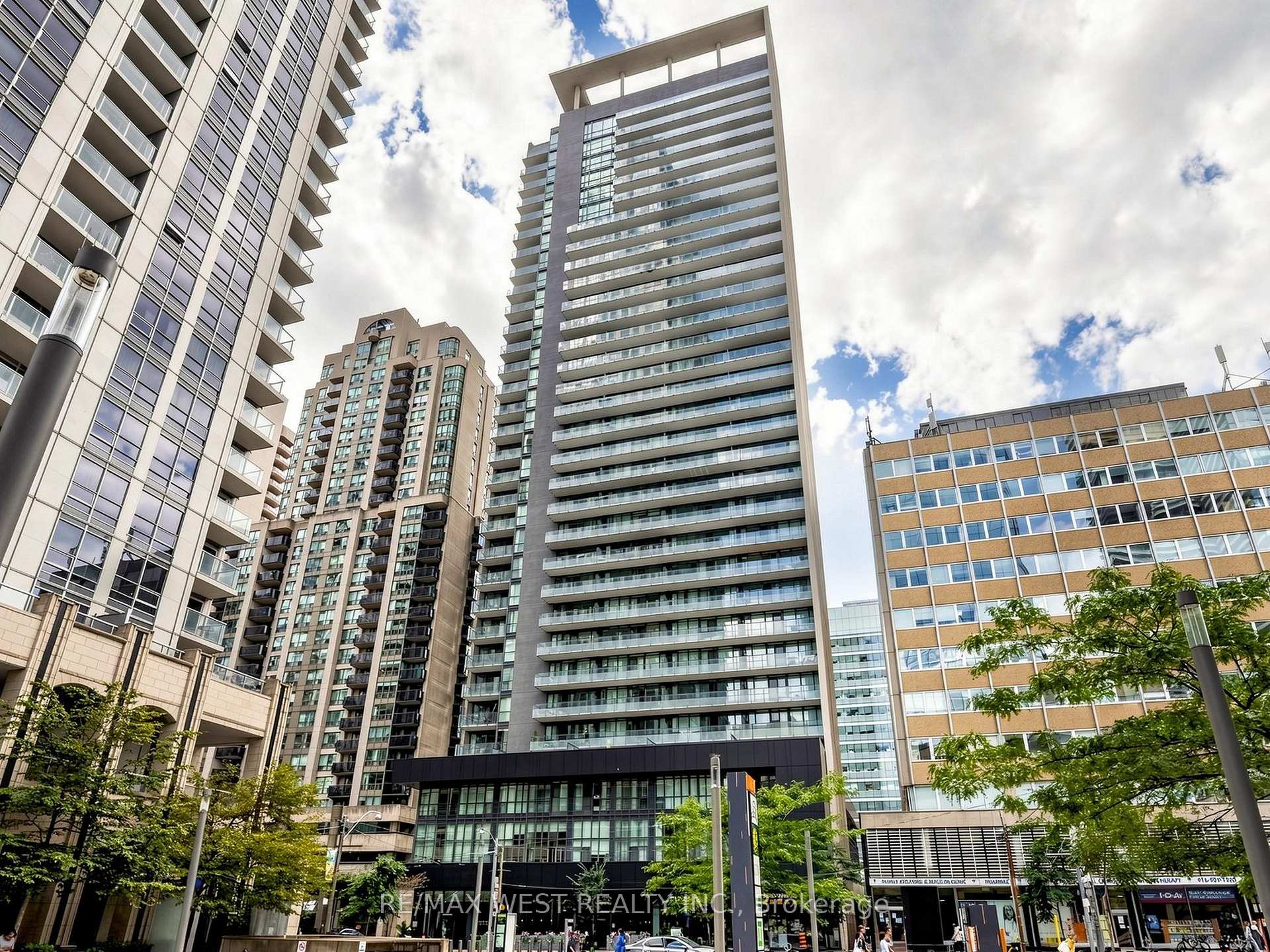 Photo of Unit 513, 770 Bay Street