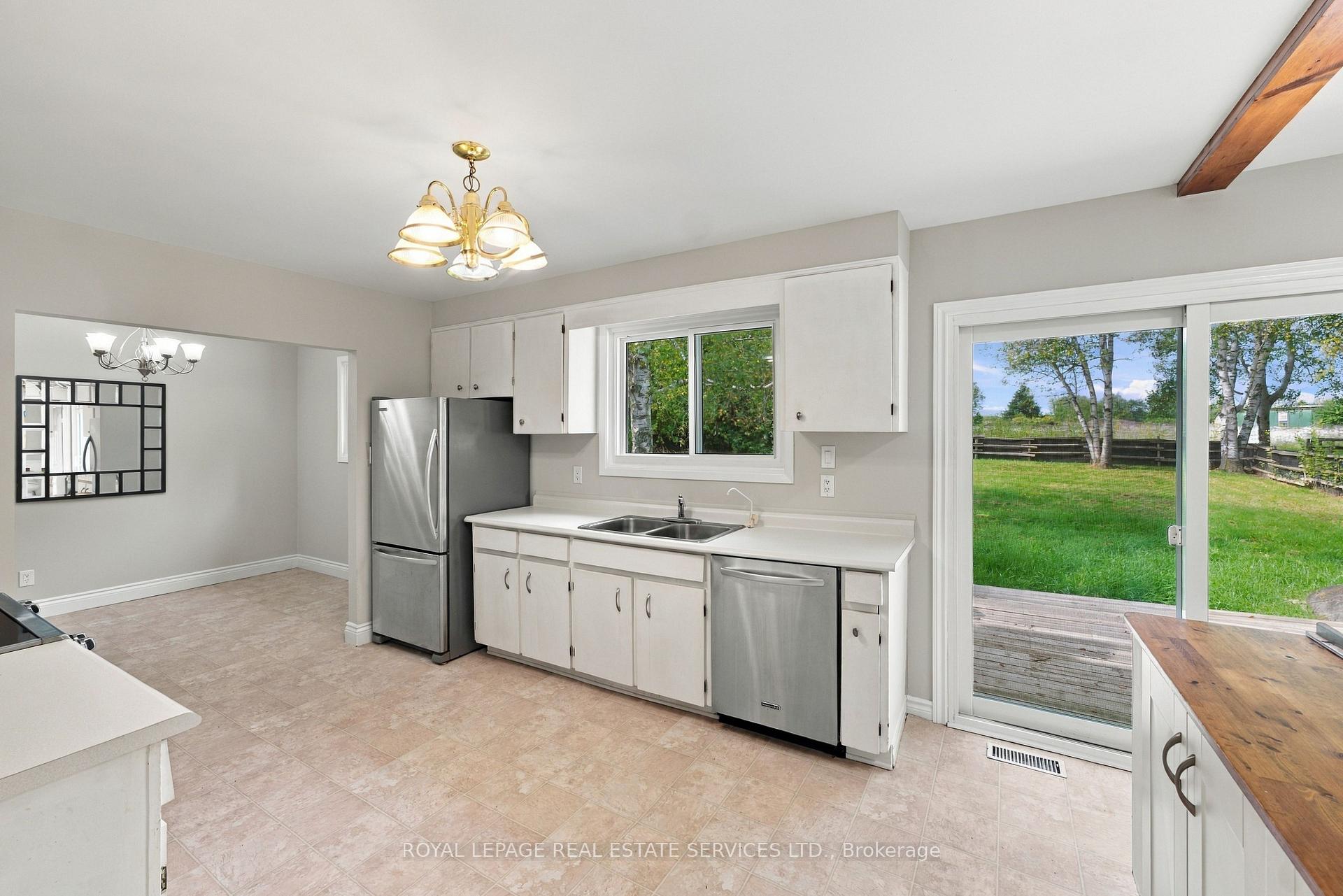 Photo 9 of 1191 15 Side Road, Milton, Rural Milton West — HOMEH
