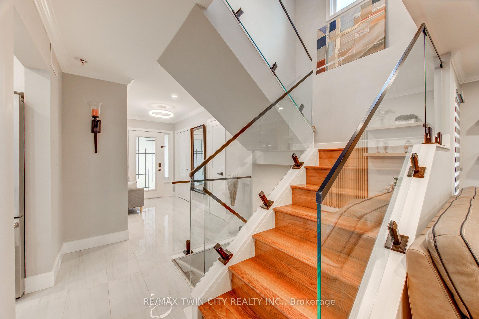 Photo 7 of 31 Tynemouth Drive, London, East I — HOMEH