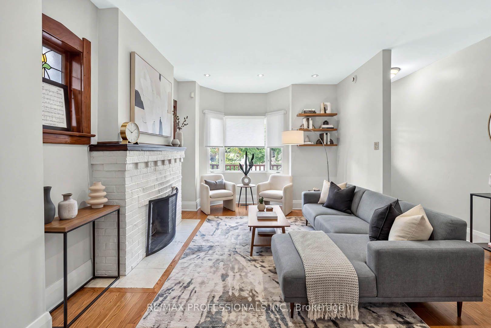 Photo 7 of 17 Fifth Street, Etobicoke, New Toronto — HOMEH