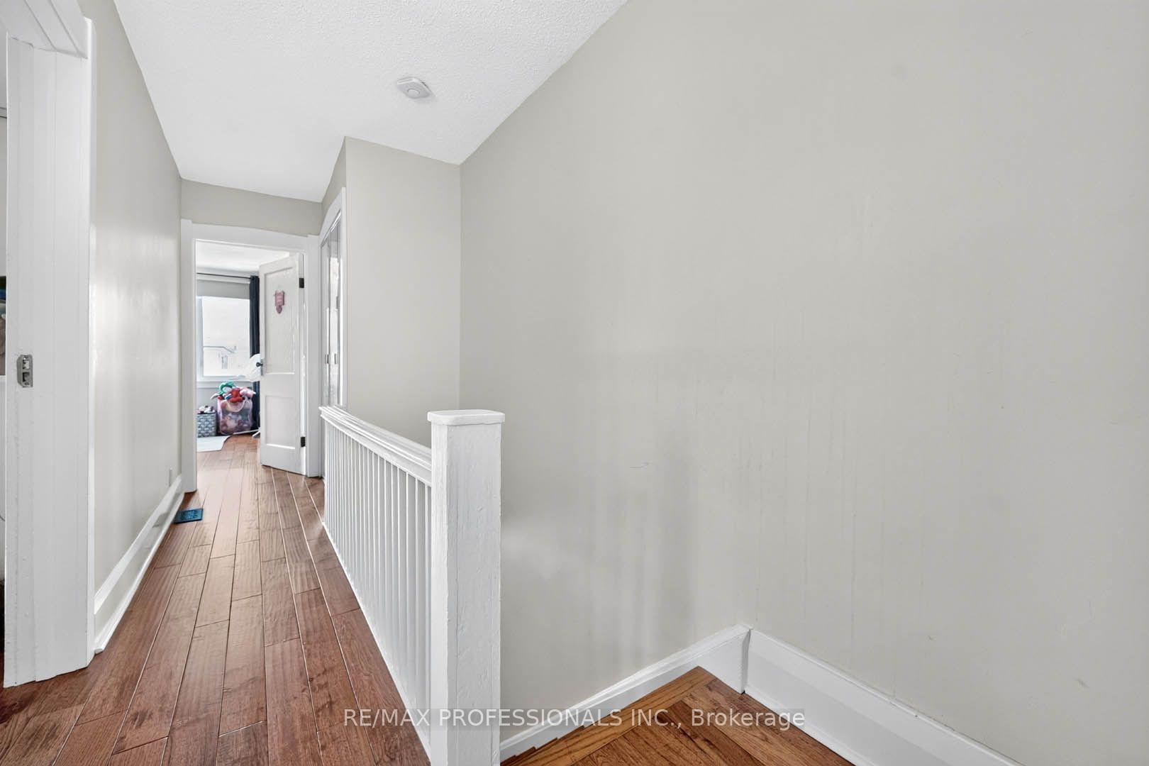 Photo 18 of 17 Fifth Street, Etobicoke, New Toronto — HOMEH