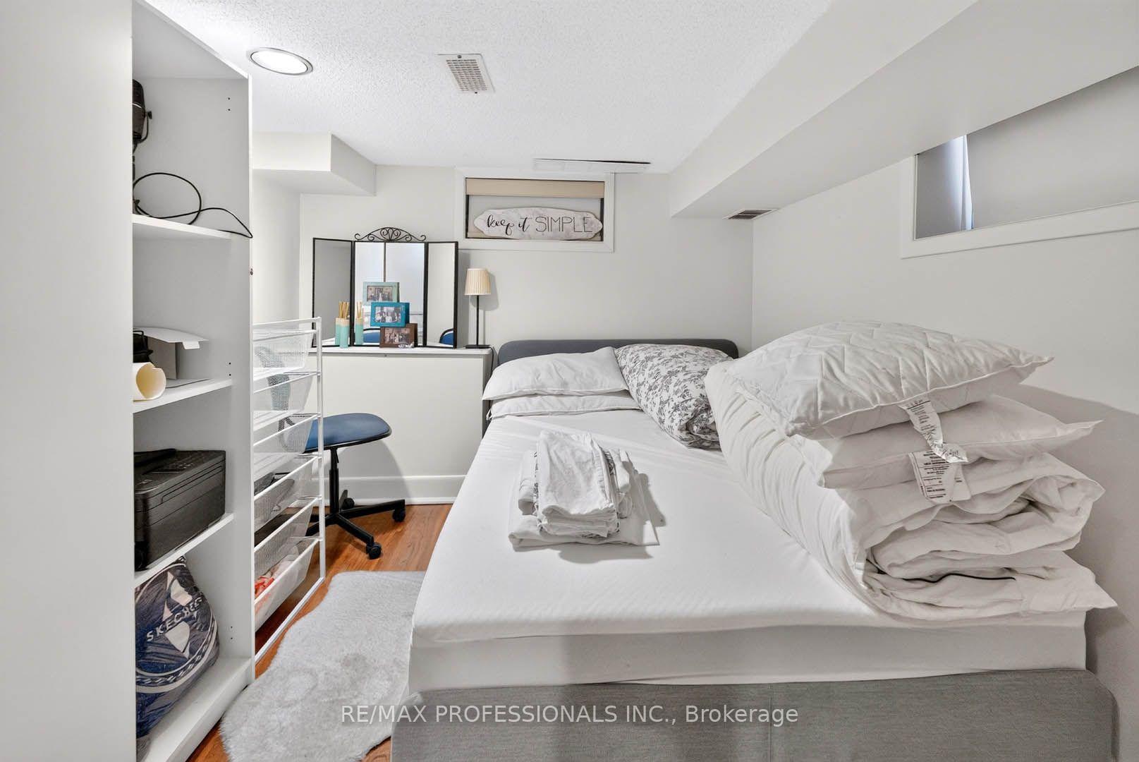 Photo 31 of 17 Fifth Street, Etobicoke, New Toronto — HOMEH