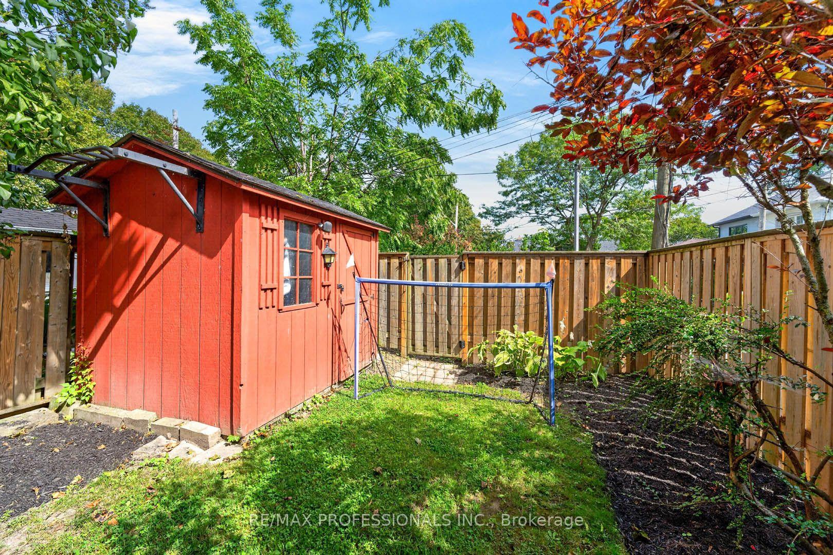 Photo 37 of 17 Fifth Street, Etobicoke, New Toronto — HOMEH