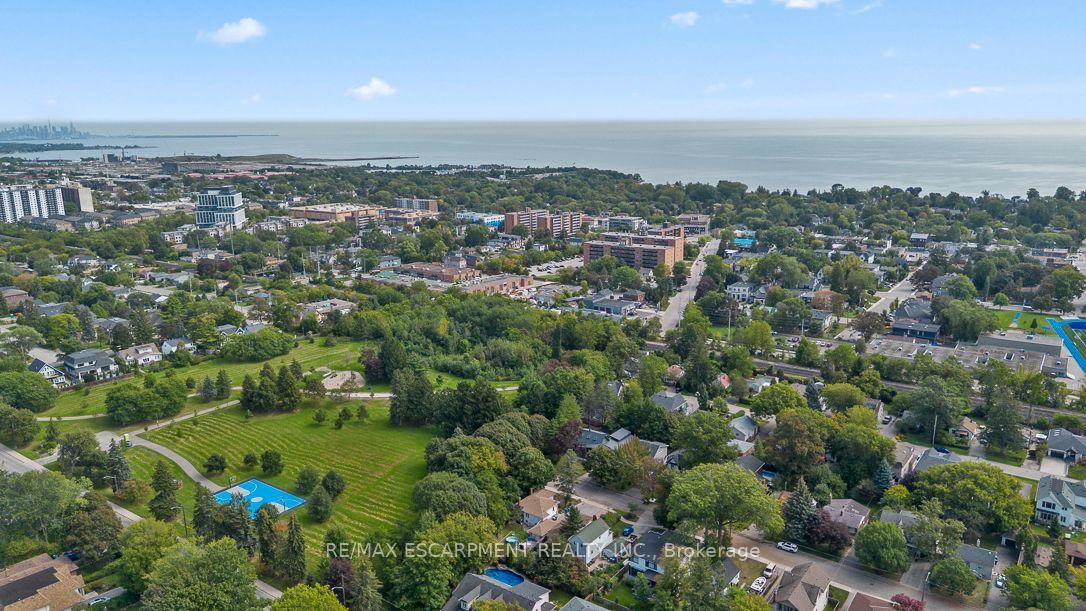 Photo 3 of 253 Eaglewood Boulevard, Mississauga, Mineola — HOMEH