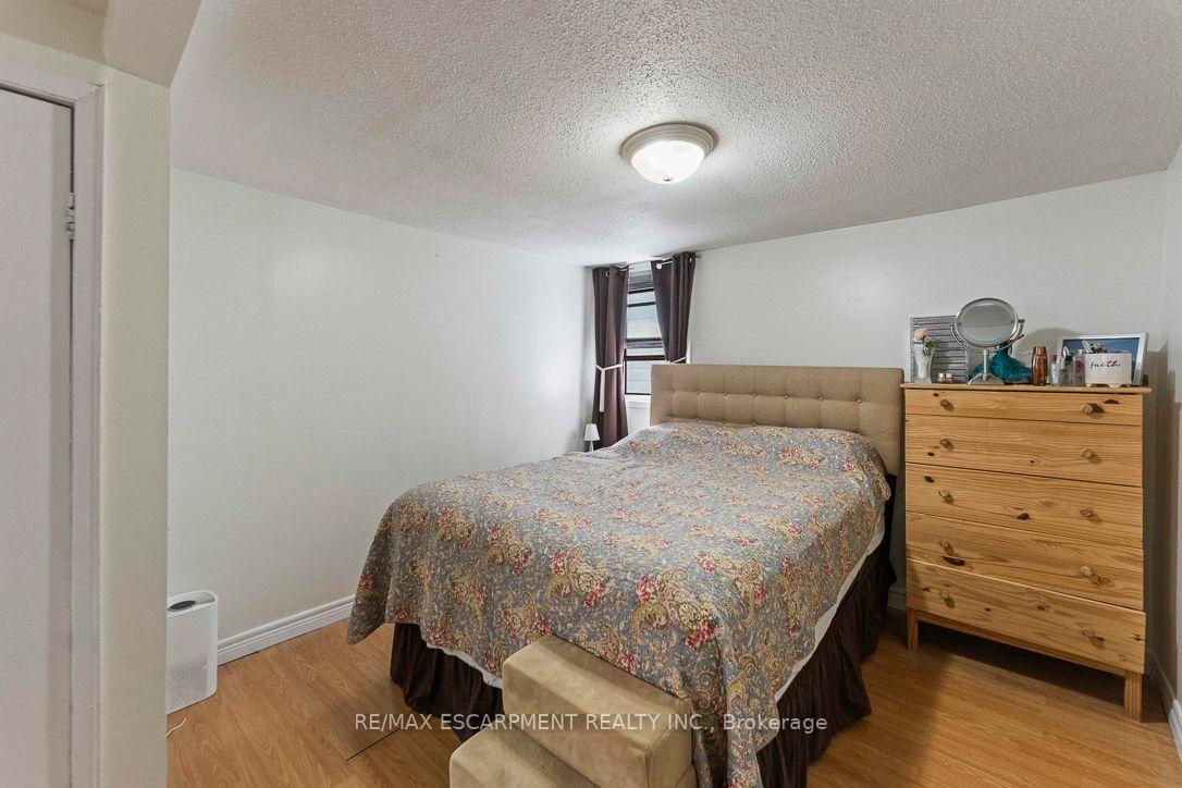 Photo 13 of 253 Eaglewood Boulevard, Mississauga, Mineola — HOMEH