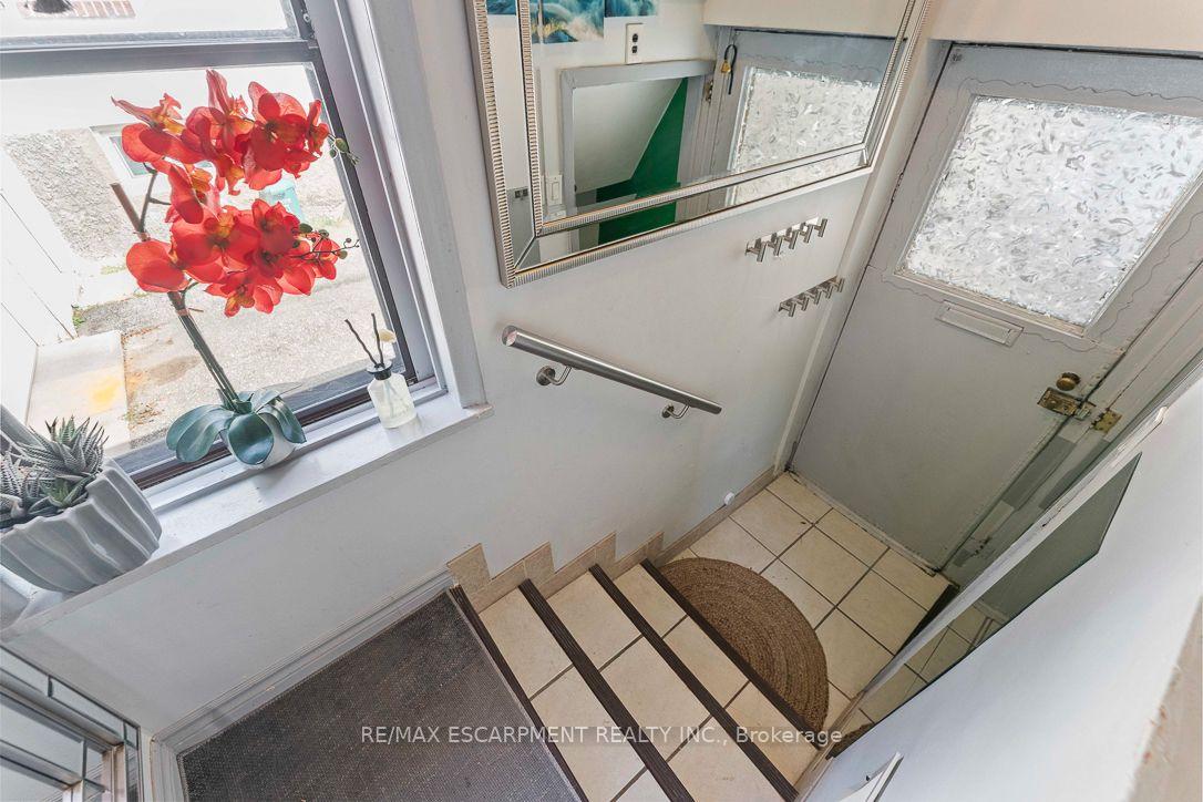 Photo 20 of 253 Eaglewood Boulevard, Mississauga, Mineola — HOMEH