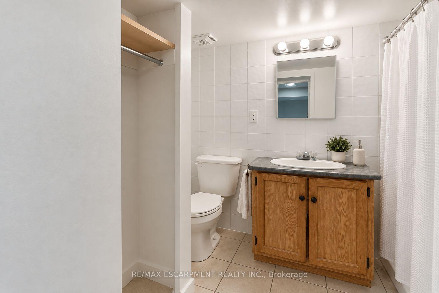 Photo 24 of 253 Eaglewood Boulevard, Mississauga, Mineola — HOMEH