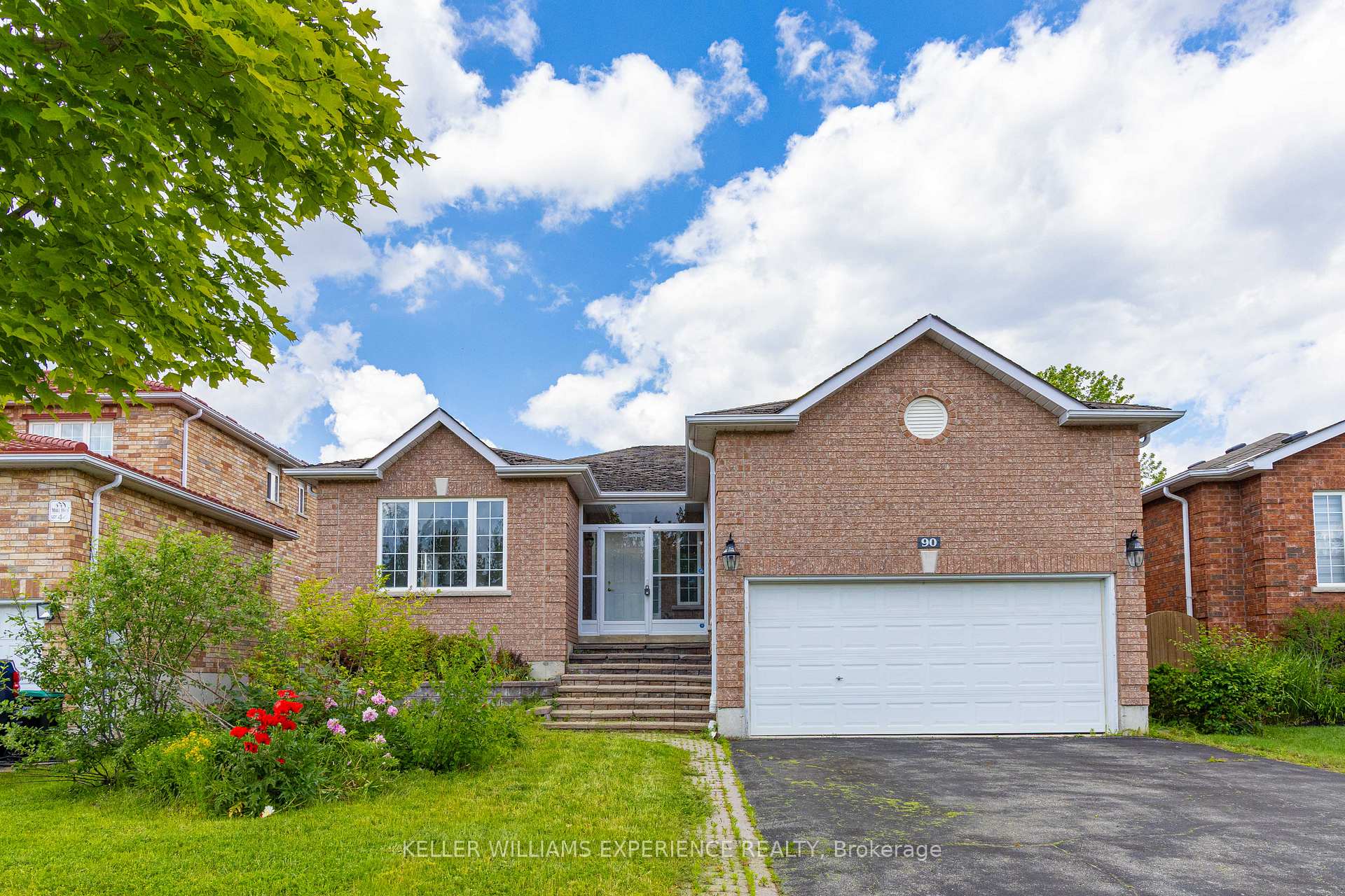 Photo 4 of 90 Sproule Drive, Barrie, Edgehill Drive — HOMEH