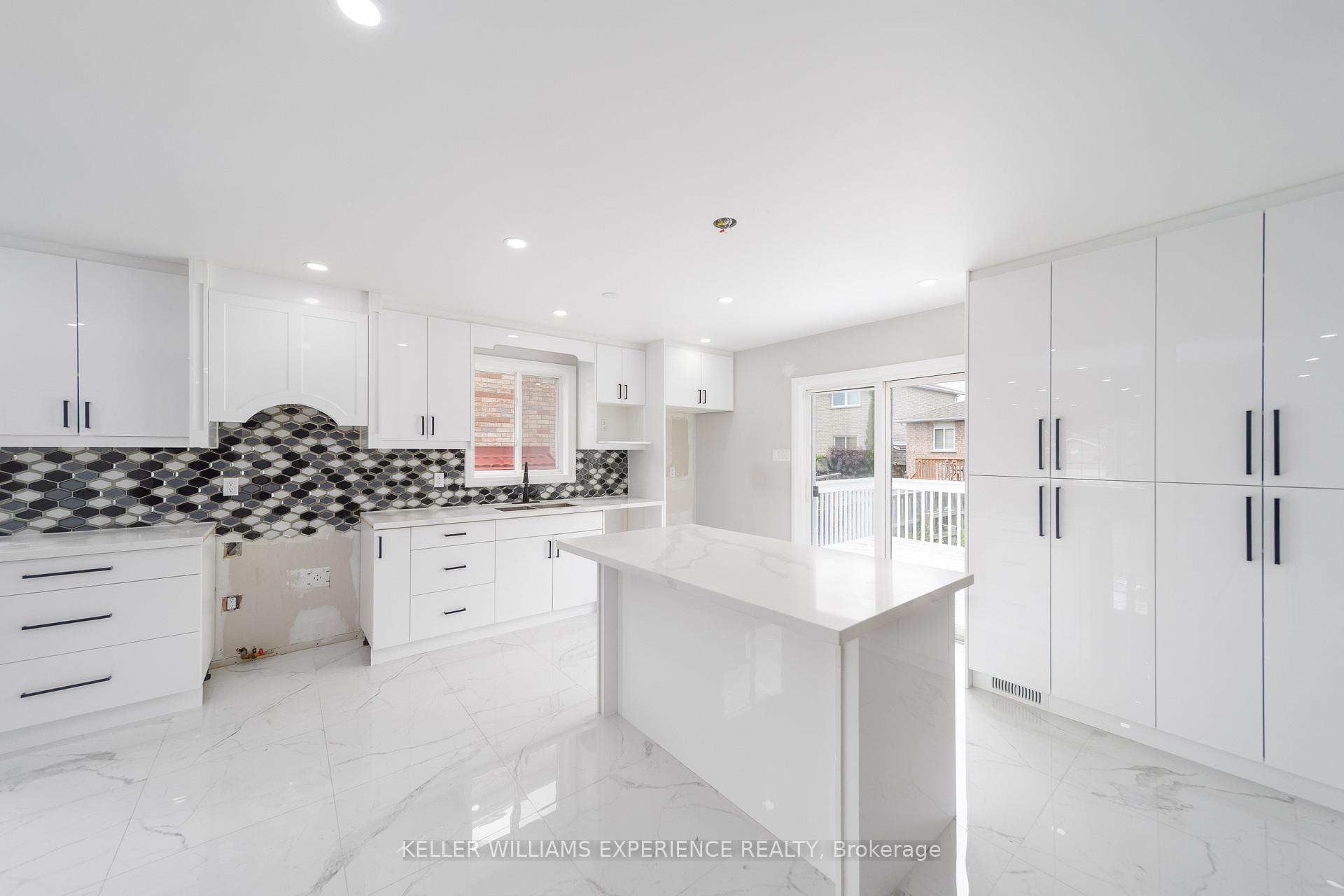 Photo 10 of 90 Sproule Drive, Barrie, Edgehill Drive — HOMEH