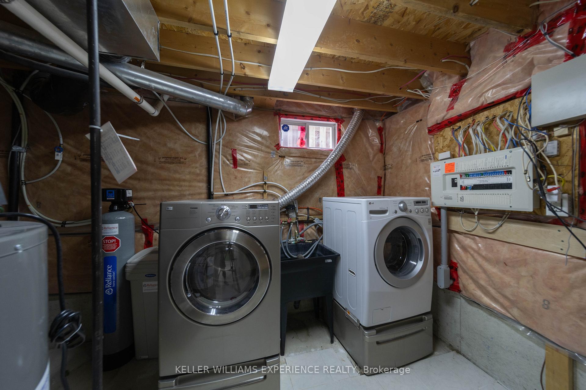 Photo 36 of 90 Sproule Drive, Barrie, Edgehill Drive — HOMEH