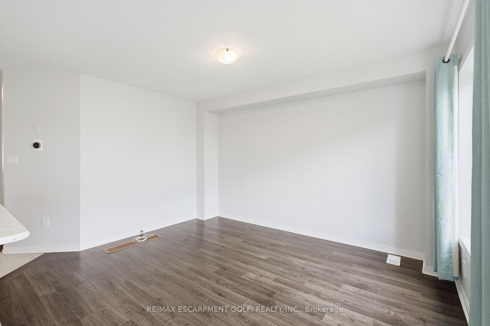 Photo 13 of 23 Patterson Drive, Haldimand — HOMEH