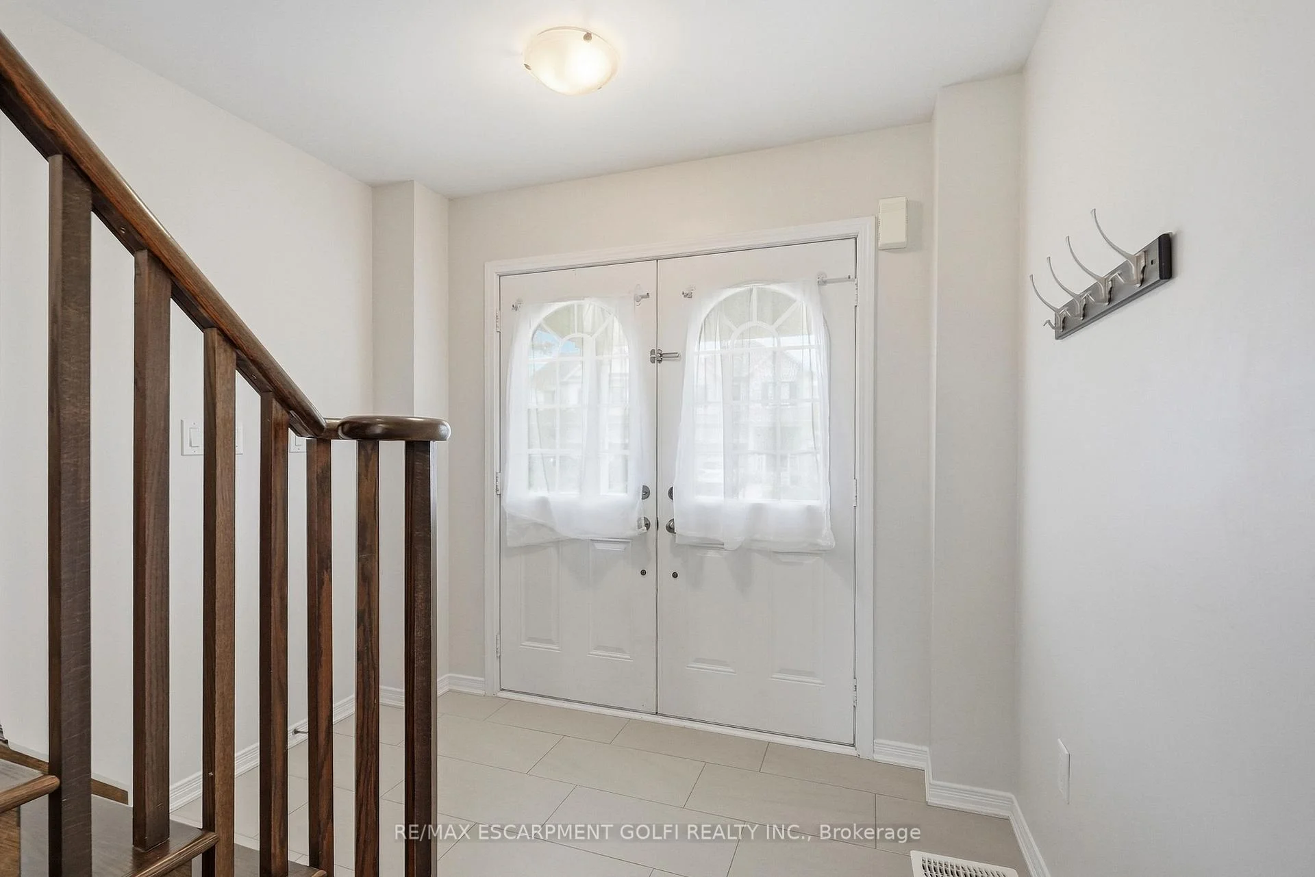 Photo 10 of 23 Patterson Drive, Haldimand — HOMEH