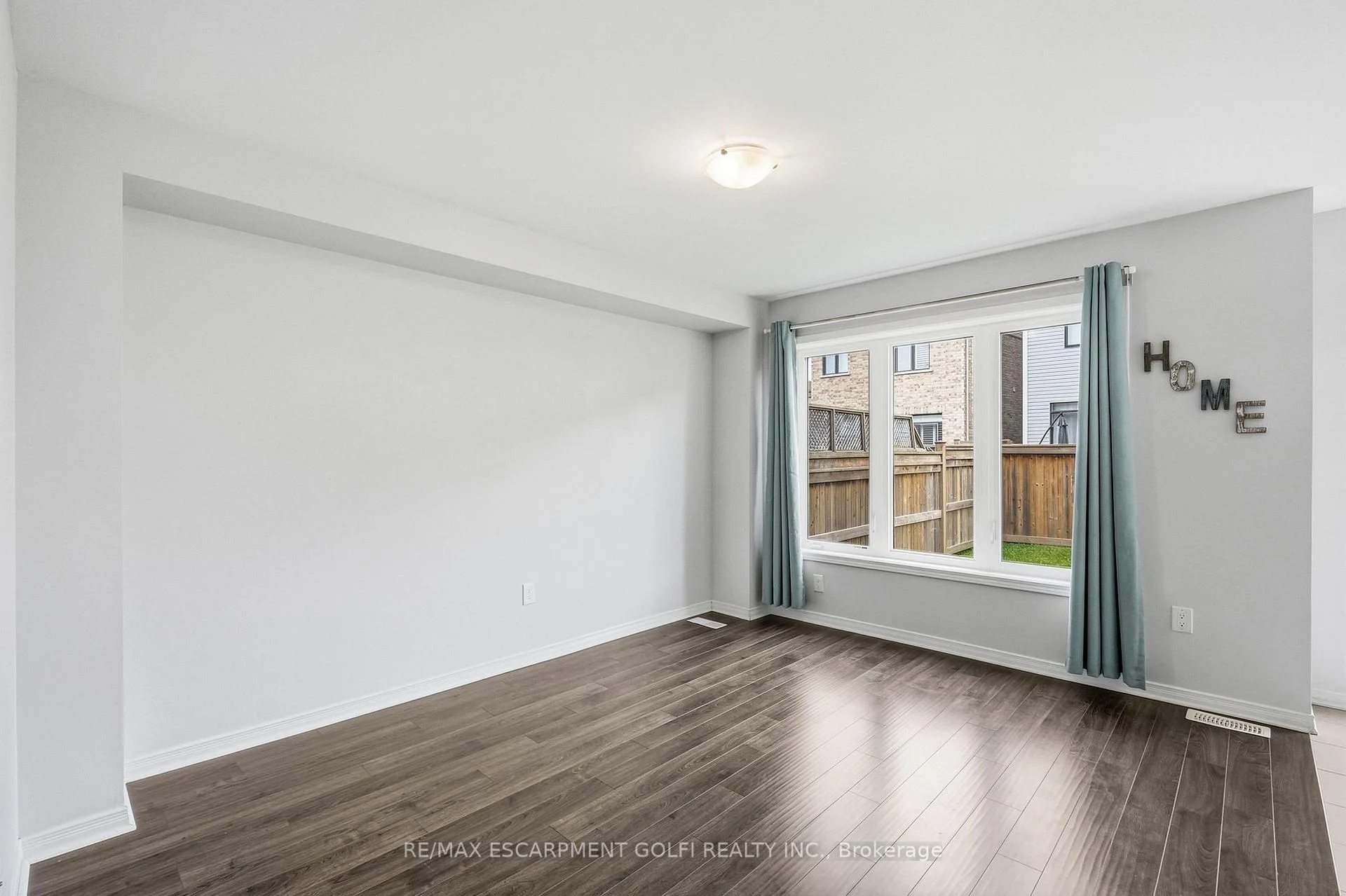 Photo 18 of 23 Patterson Drive, Haldimand — HOMEH