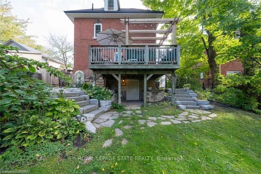 Photo of 284 Colborne Street N