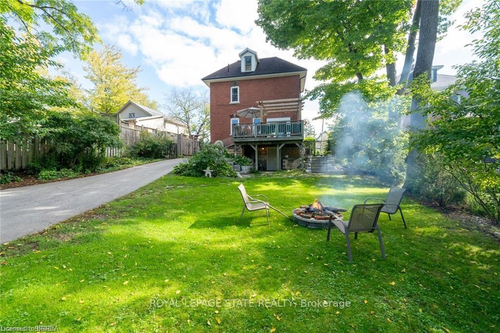 Photo 2 of 284 Colborne Street N, Norfolk, Simcoe — HOMEH