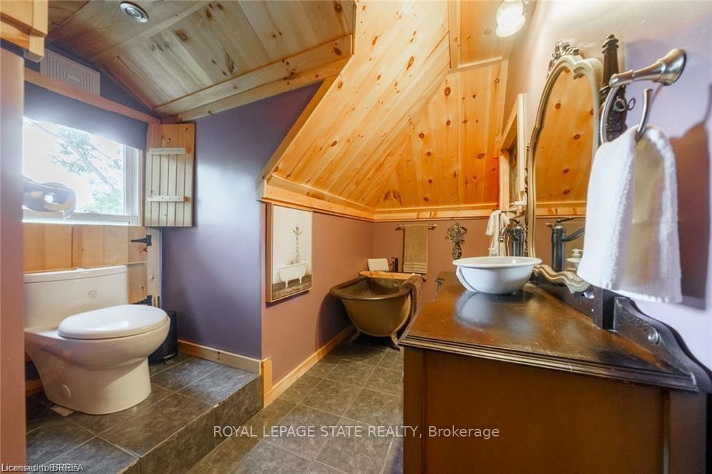 Photo 12 of 284 Colborne Street N, Norfolk, Simcoe — HOMEH