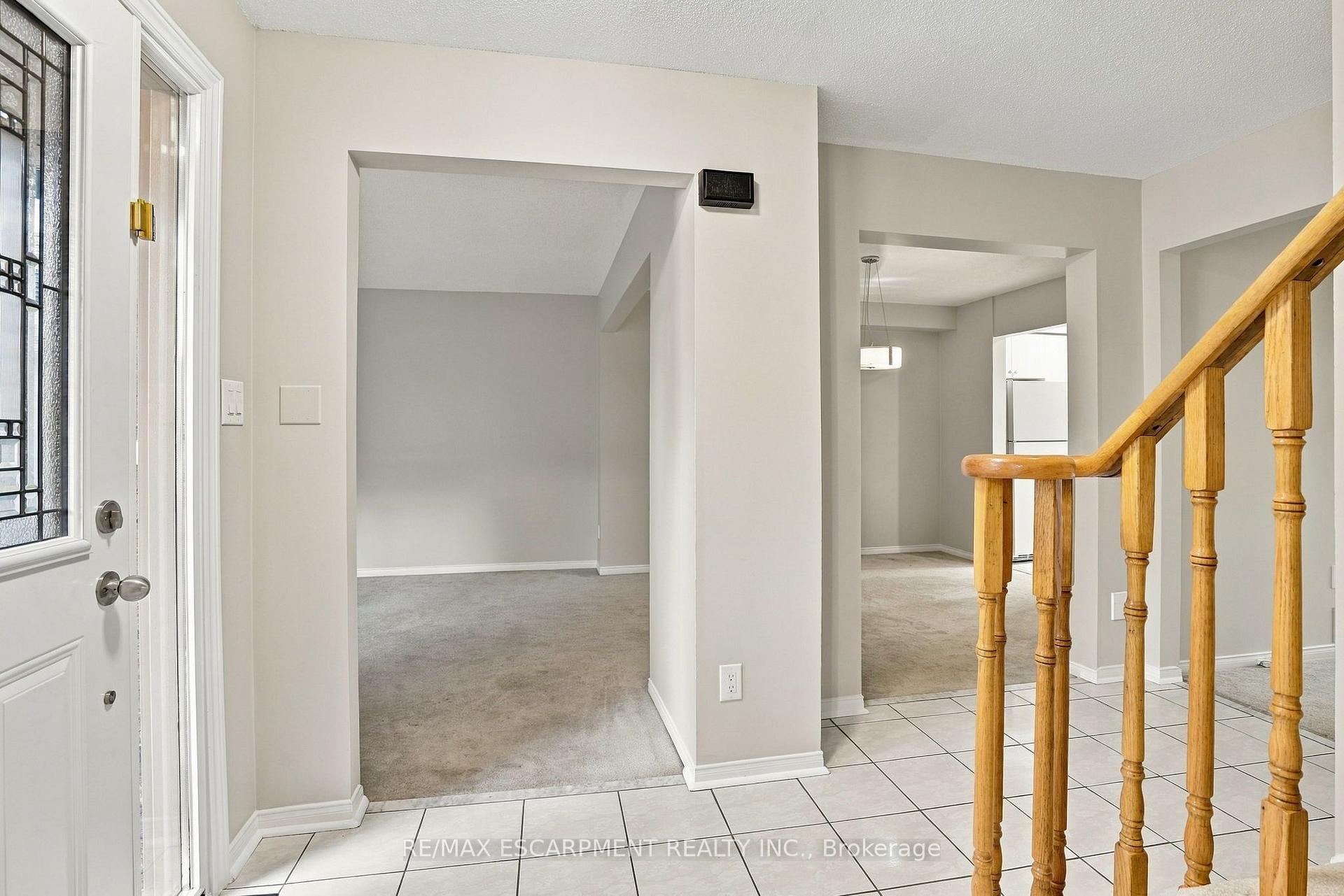 Photo 7 of Unit 15, 1724 The Chase, Mississauga, Central Erin Mills — HOMEH