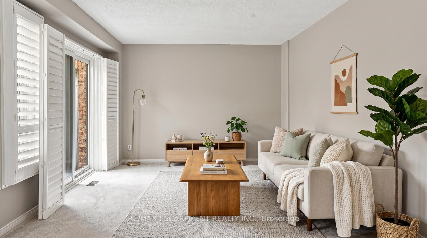 Photo 8 of Unit 15, 1724 The Chase, Mississauga, Central Erin Mills — HOMEH
