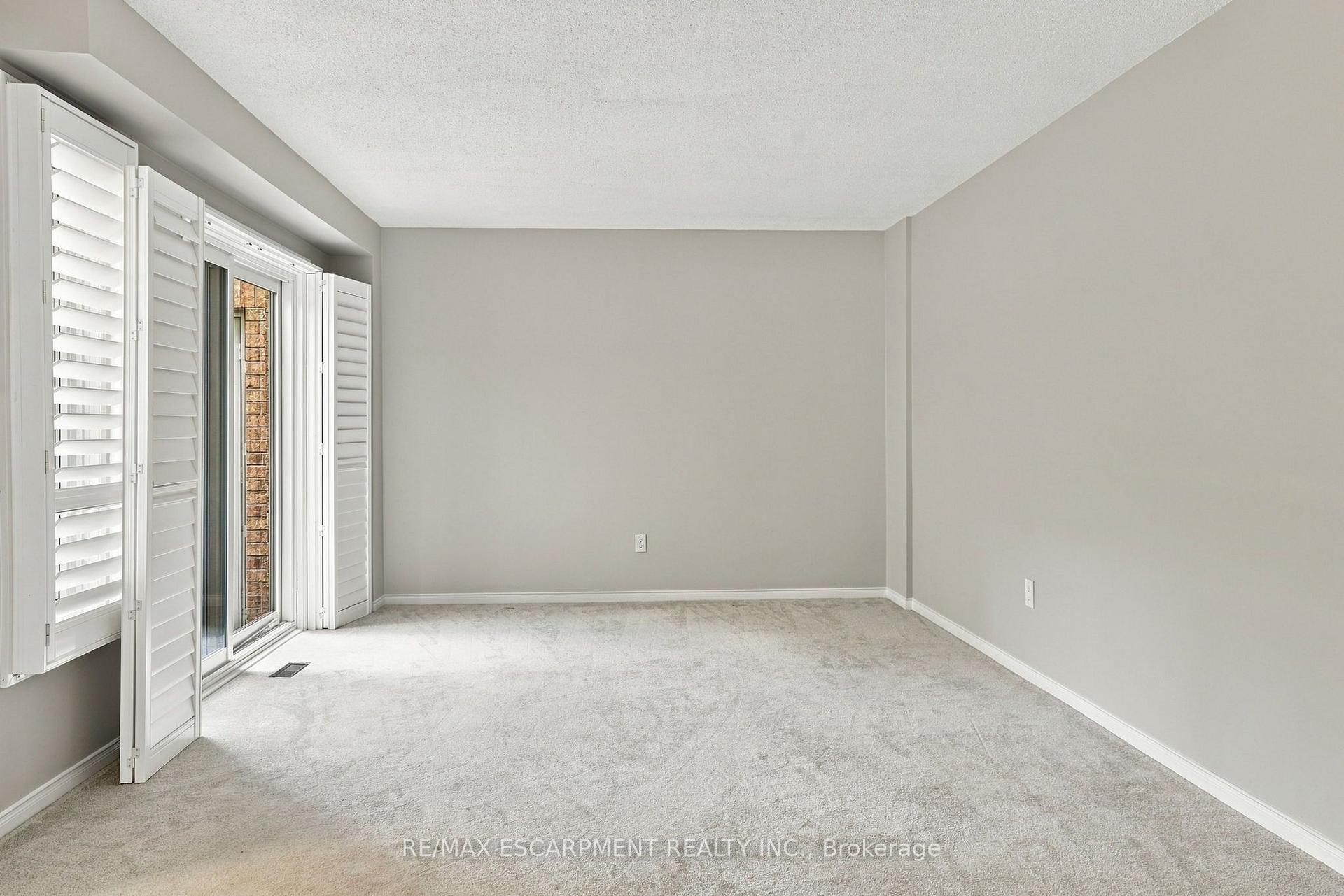 Photo 9 of Unit 15, 1724 The Chase, Mississauga, Central Erin Mills — HOMEH