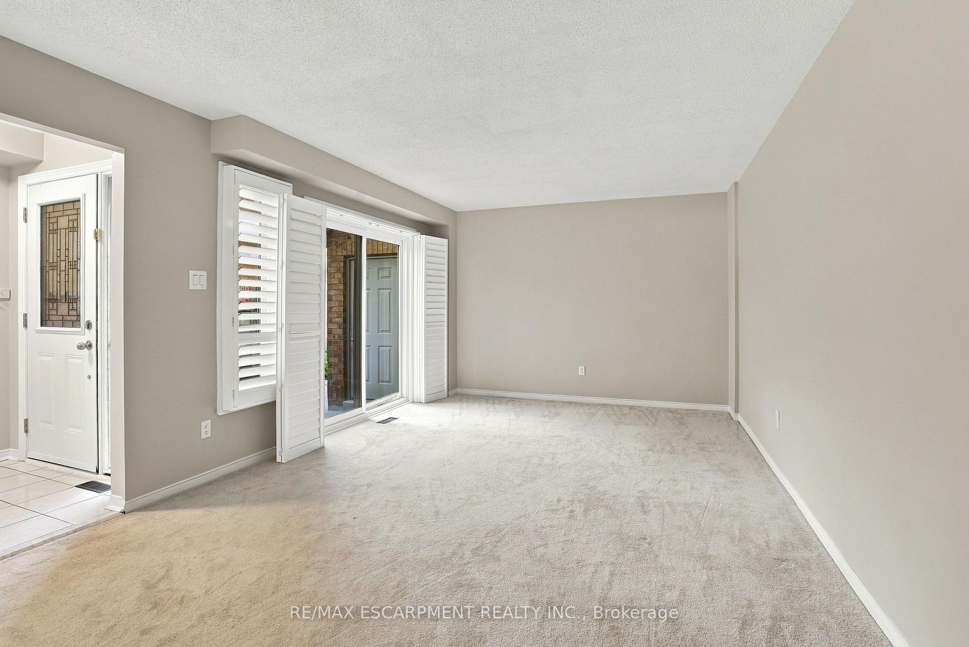Photo 10 of Unit 15, 1724 The Chase, Mississauga, Central Erin Mills — HOMEH