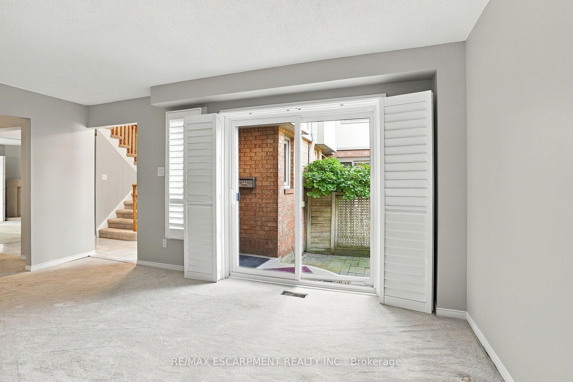 Photo 11 of Unit 15, 1724 The Chase, Mississauga, Central Erin Mills — HOMEH