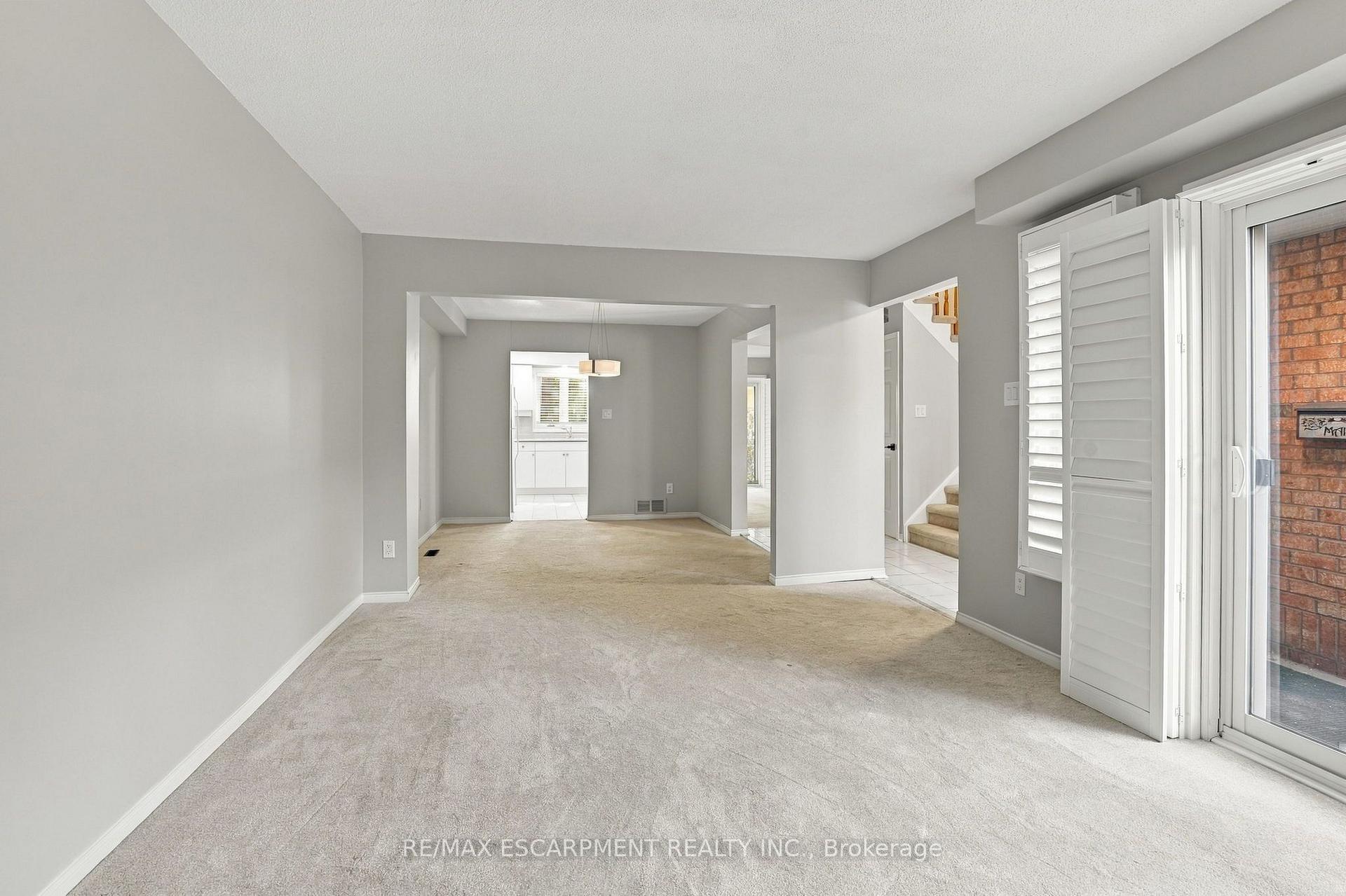 Photo 12 of Unit 15, 1724 The Chase, Mississauga, Central Erin Mills — HOMEH