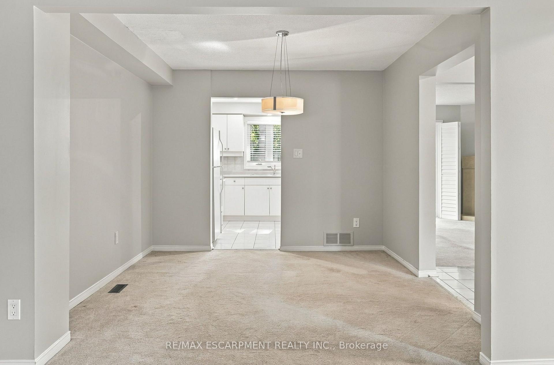 Photo 13 of Unit 15, 1724 The Chase, Mississauga, Central Erin Mills — HOMEH