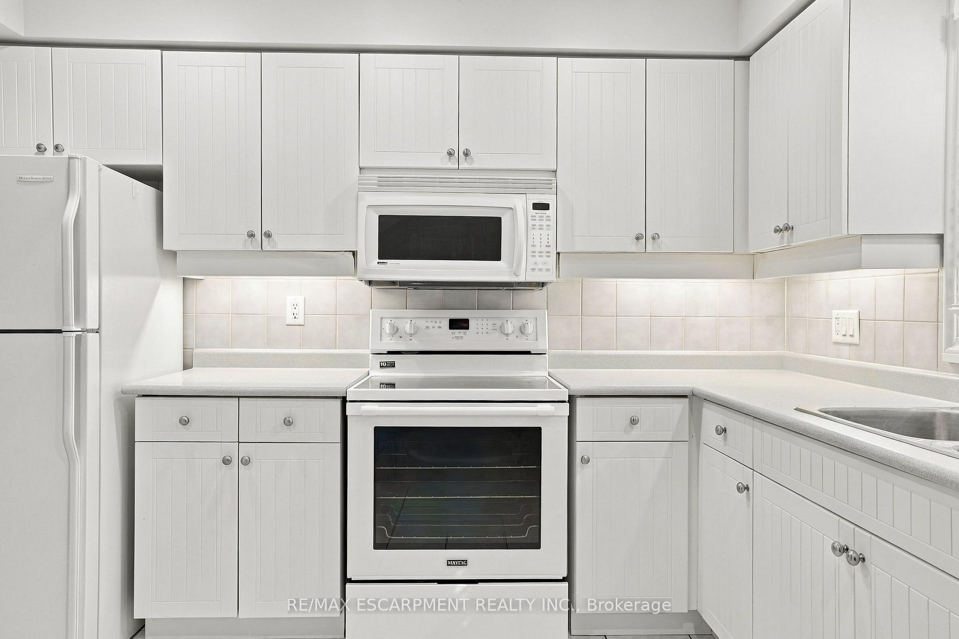 Photo 15 of Unit 15, 1724 The Chase, Mississauga, Central Erin Mills — HOMEH