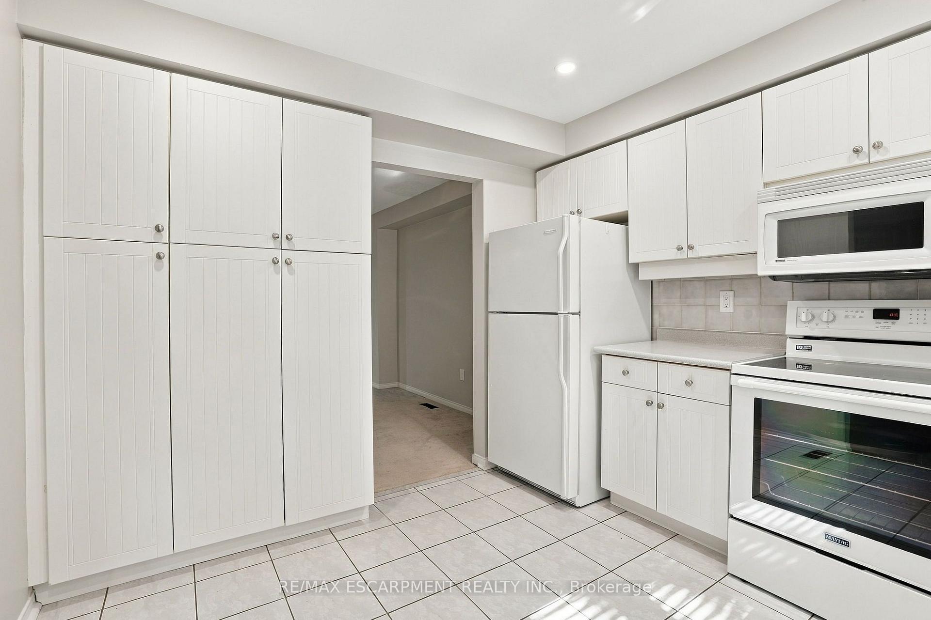 Photo 17 of Unit 15, 1724 The Chase, Mississauga, Central Erin Mills — HOMEH