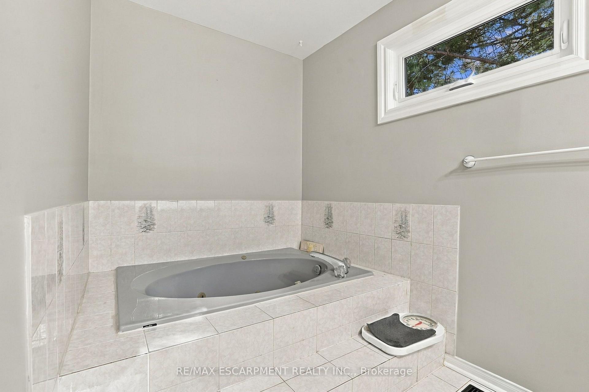 Photo 31 of Unit 15, 1724 The Chase, Mississauga, Central Erin Mills — HOMEH