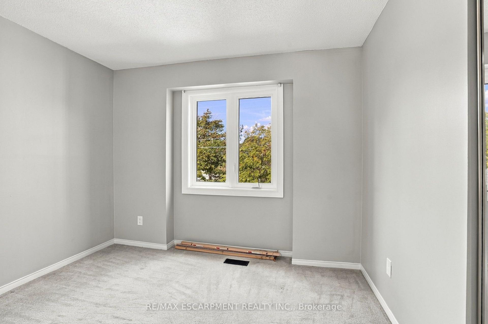Photo 35 of Unit 15, 1724 The Chase, Mississauga, Central Erin Mills — HOMEH