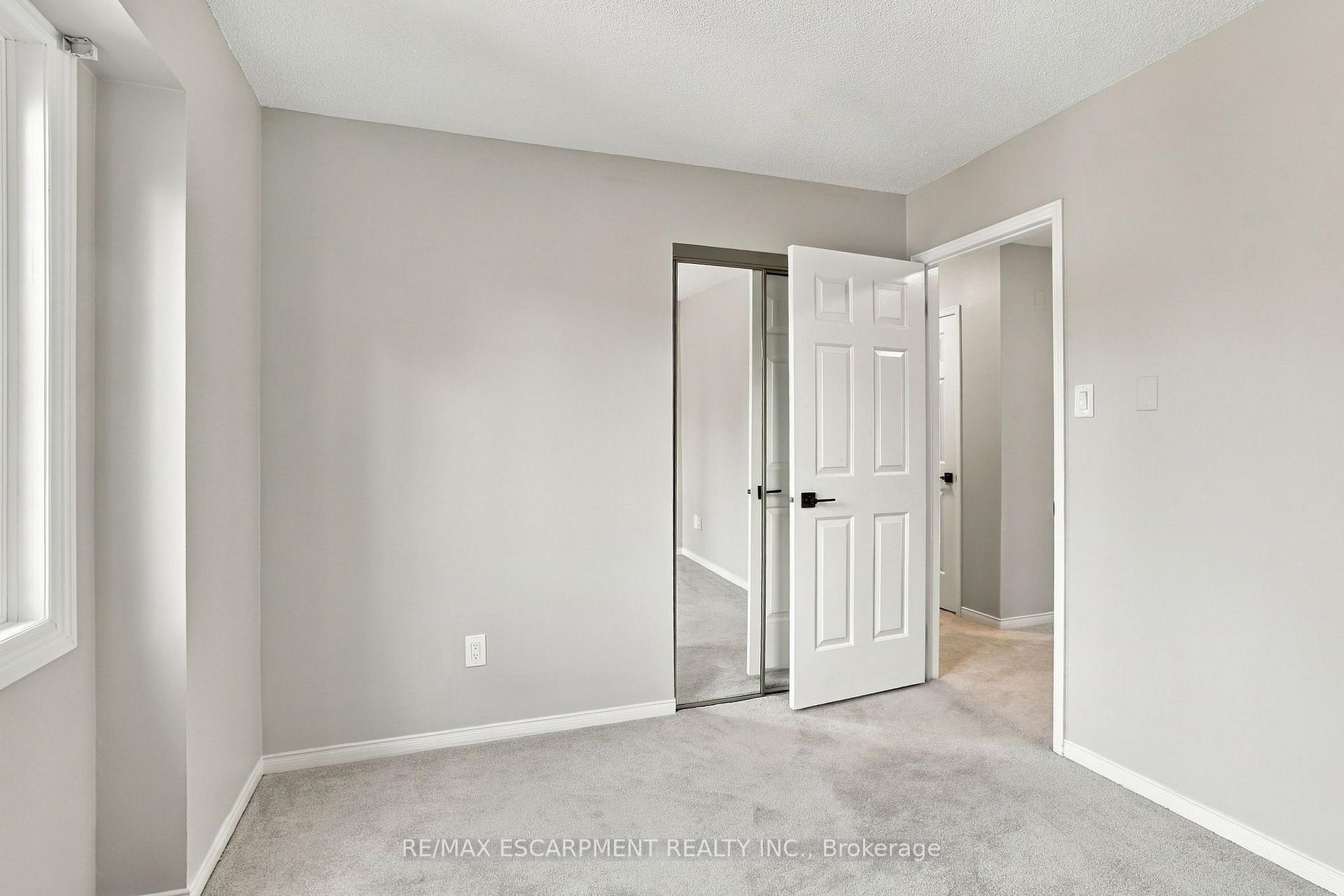 Photo 36 of Unit 15, 1724 The Chase, Mississauga, Central Erin Mills — HOMEH
