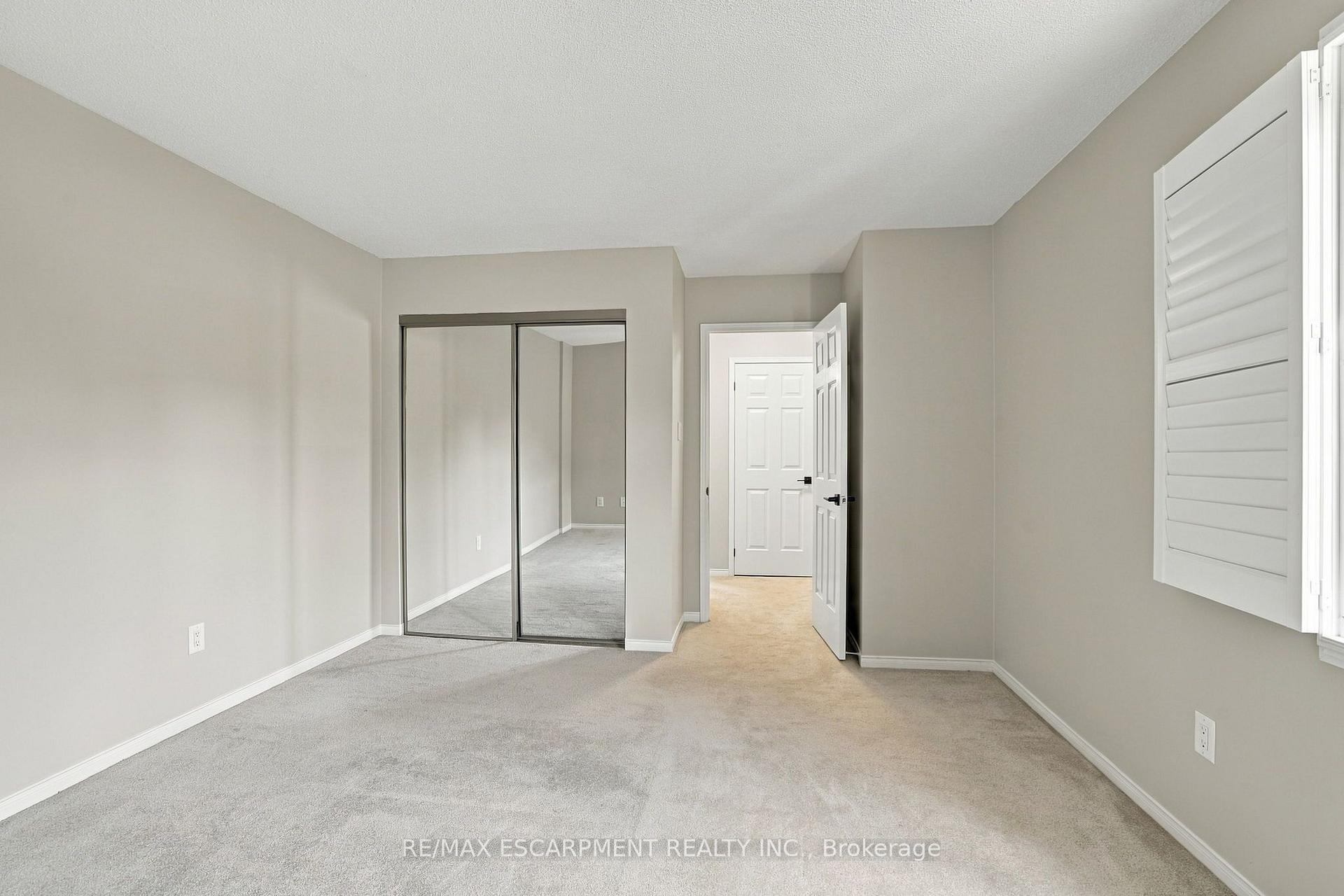 Photo 39 of Unit 15, 1724 The Chase, Mississauga, Central Erin Mills — HOMEH