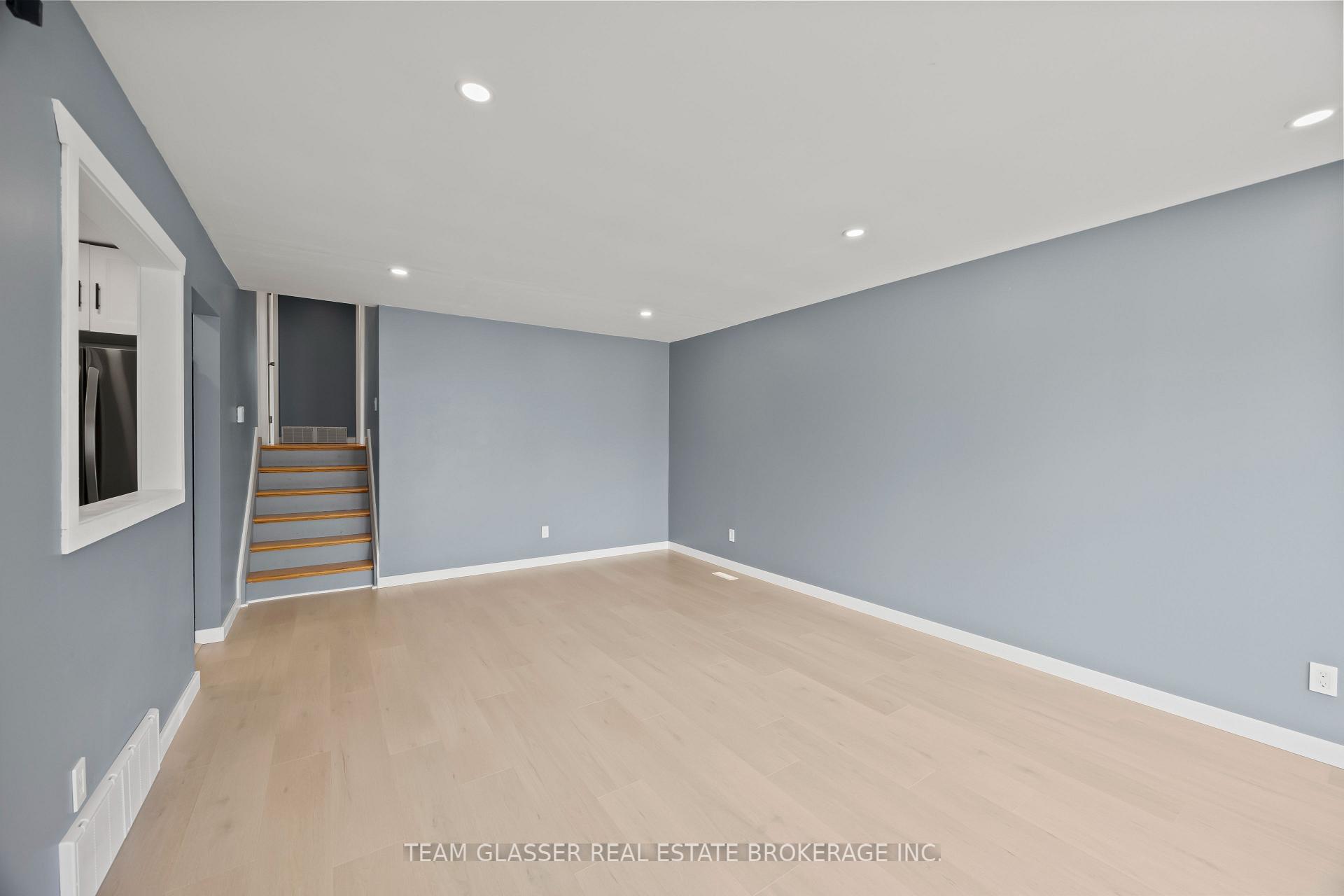 Photo 8 of 6 Heath Place, London, South T — HOMEH