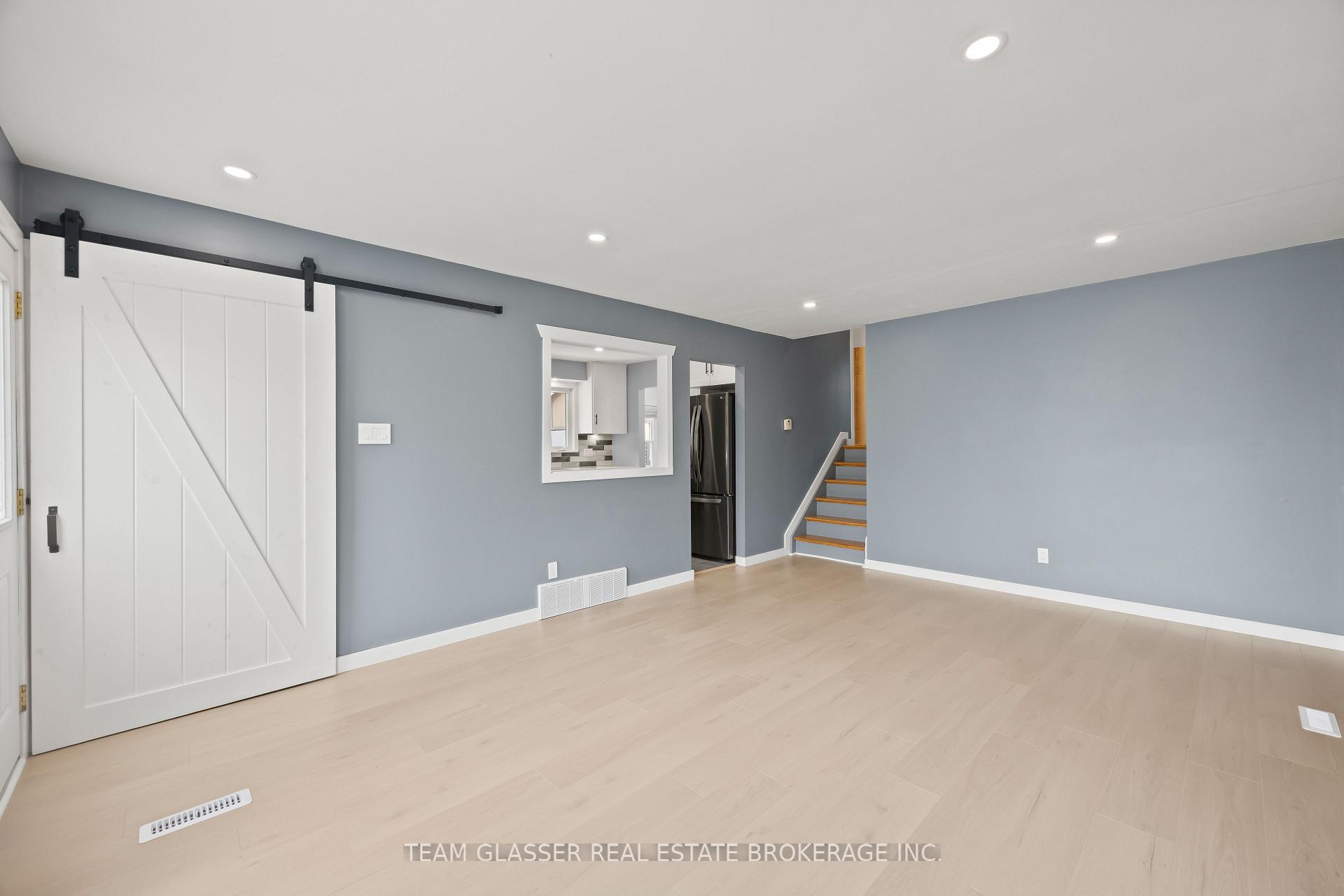 Photo 9 of 6 Heath Place, London, South T — HOMEH