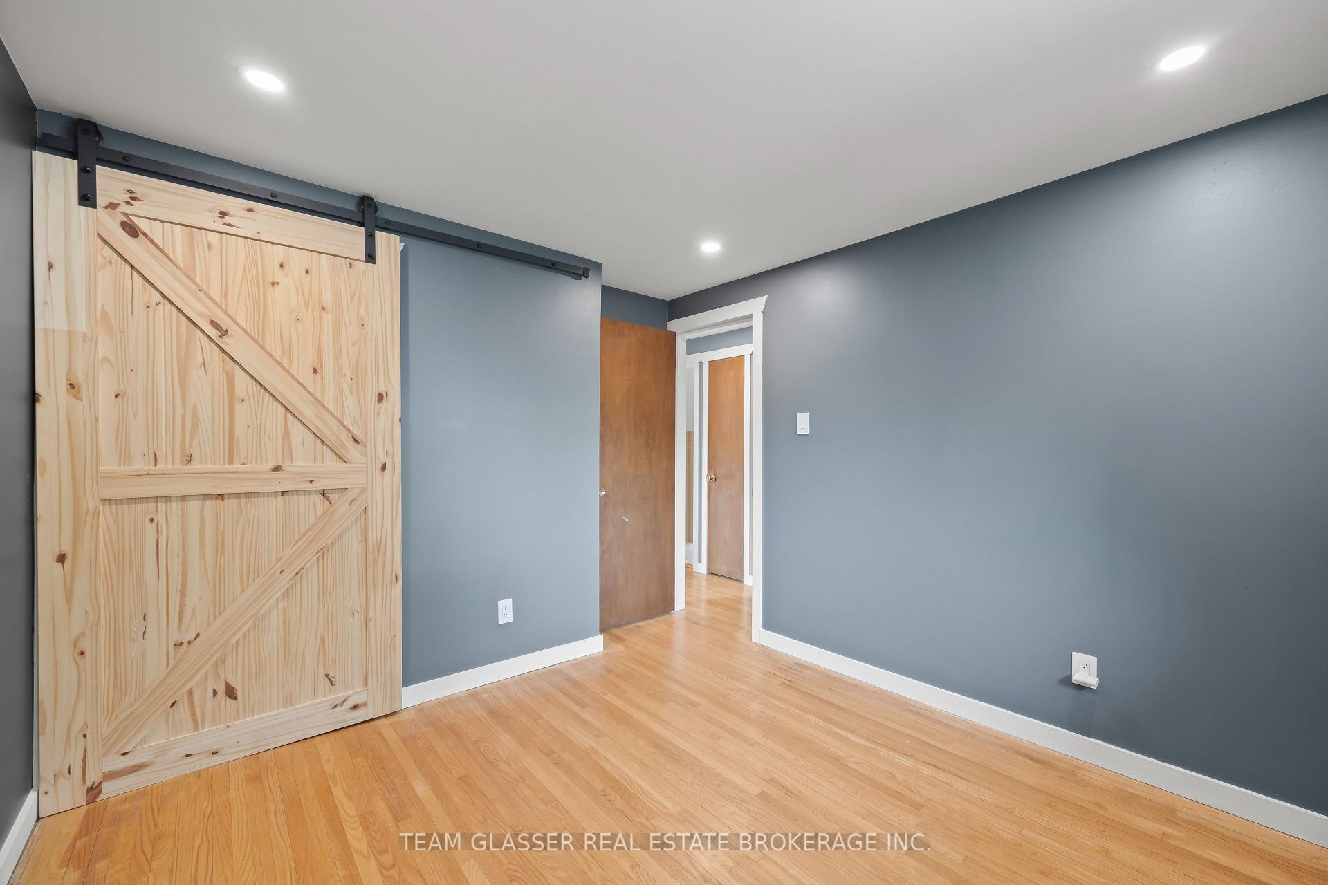 Photo 22 of 6 Heath Place, London, South T — HOMEH