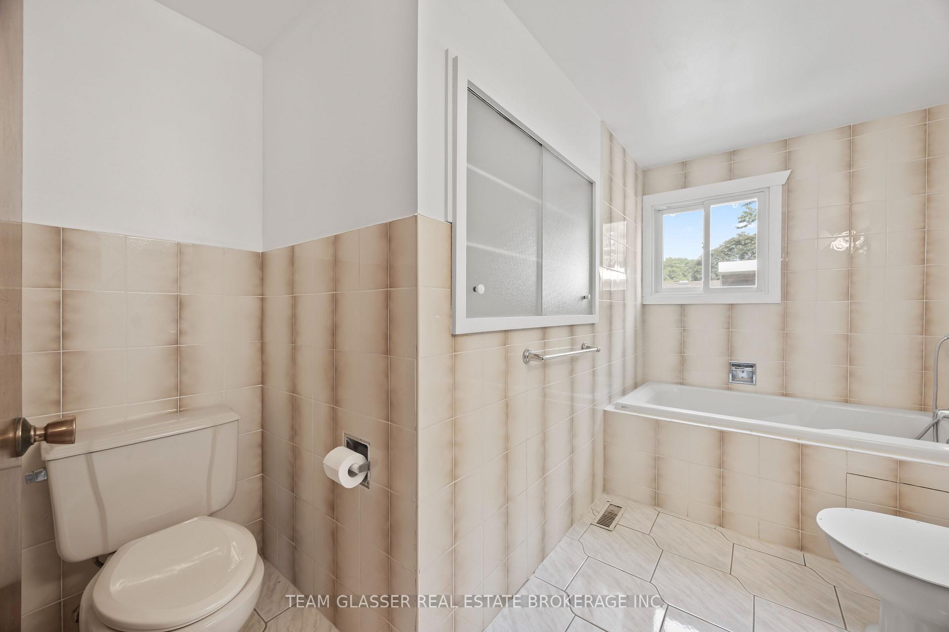 Photo 26 of 6 Heath Place, London, South T — HOMEH