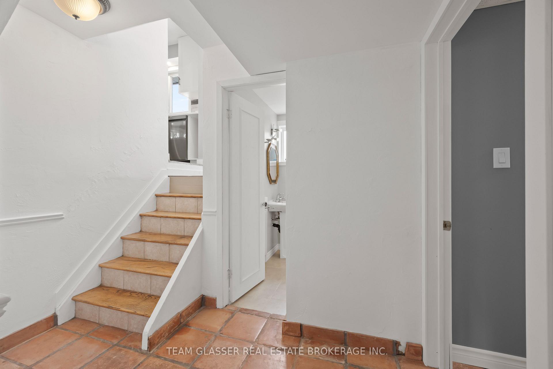 Photo 28 of 6 Heath Place, London, South T — HOMEH