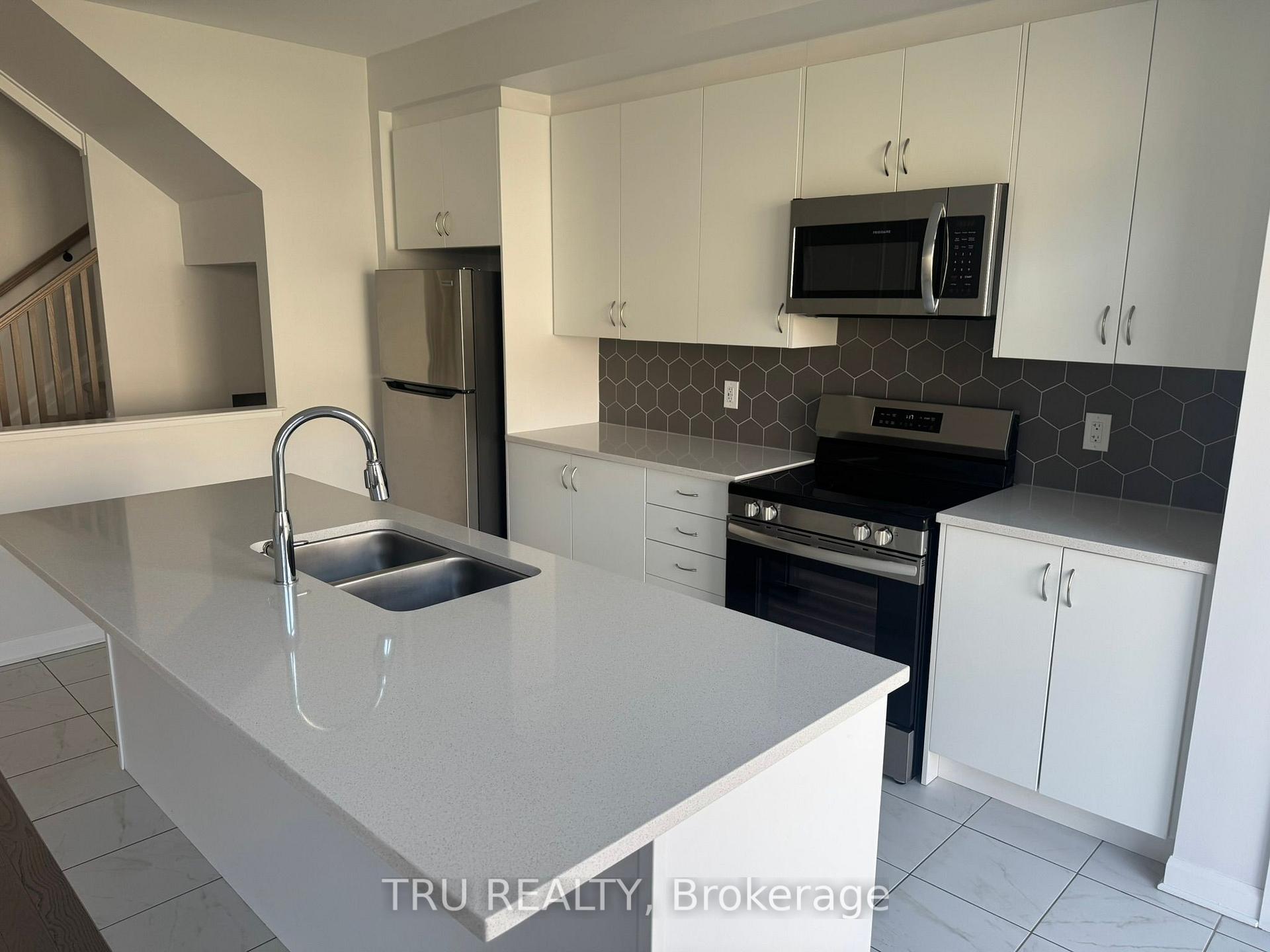 Photo 12 of 76 Osler Street, Ottawa, Kanata - Morgan's Grant/South March — HOMEH
