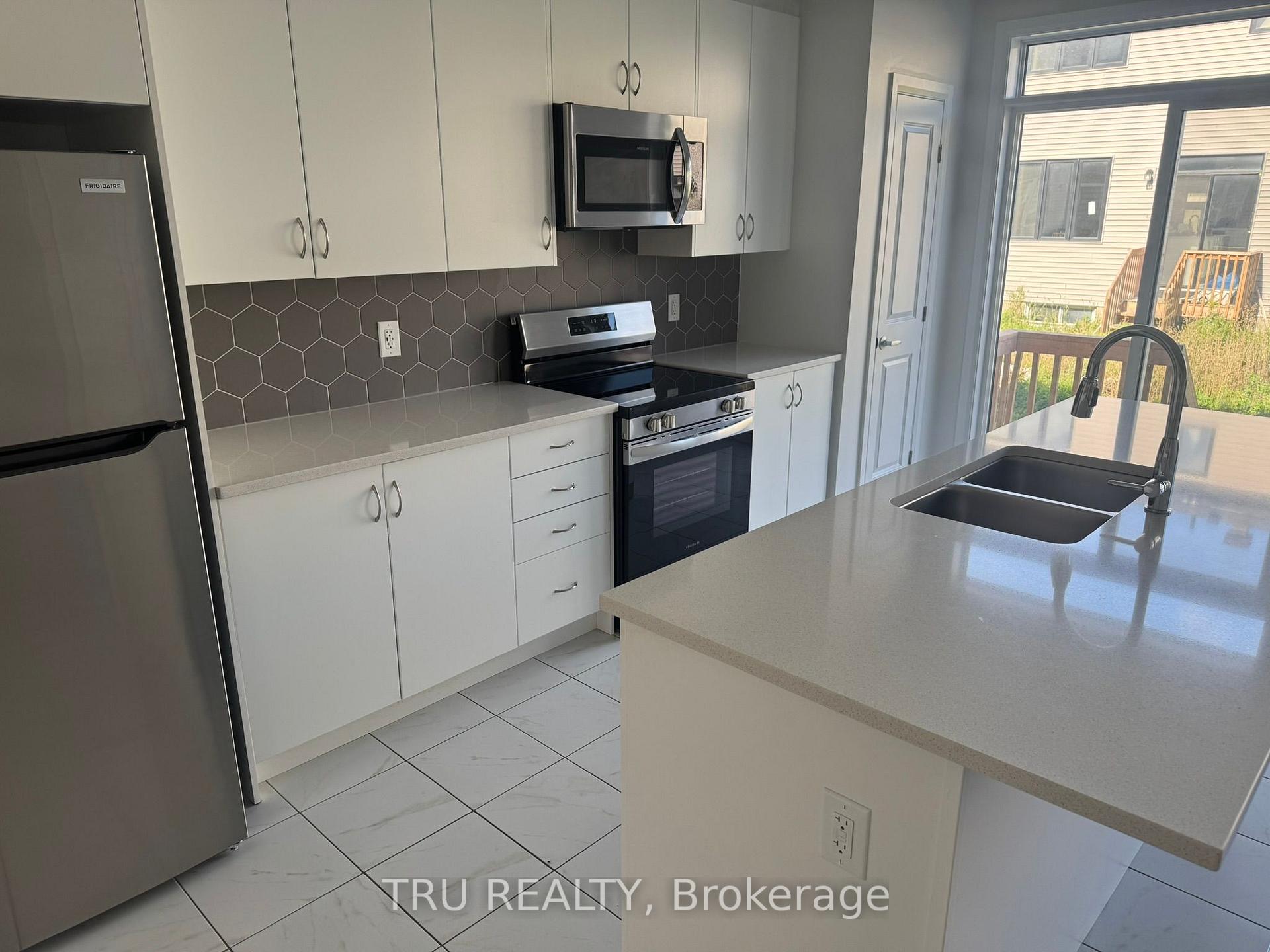 Photo 13 of 76 Osler Street, Ottawa, Kanata - Morgan's Grant/South March — HOMEH