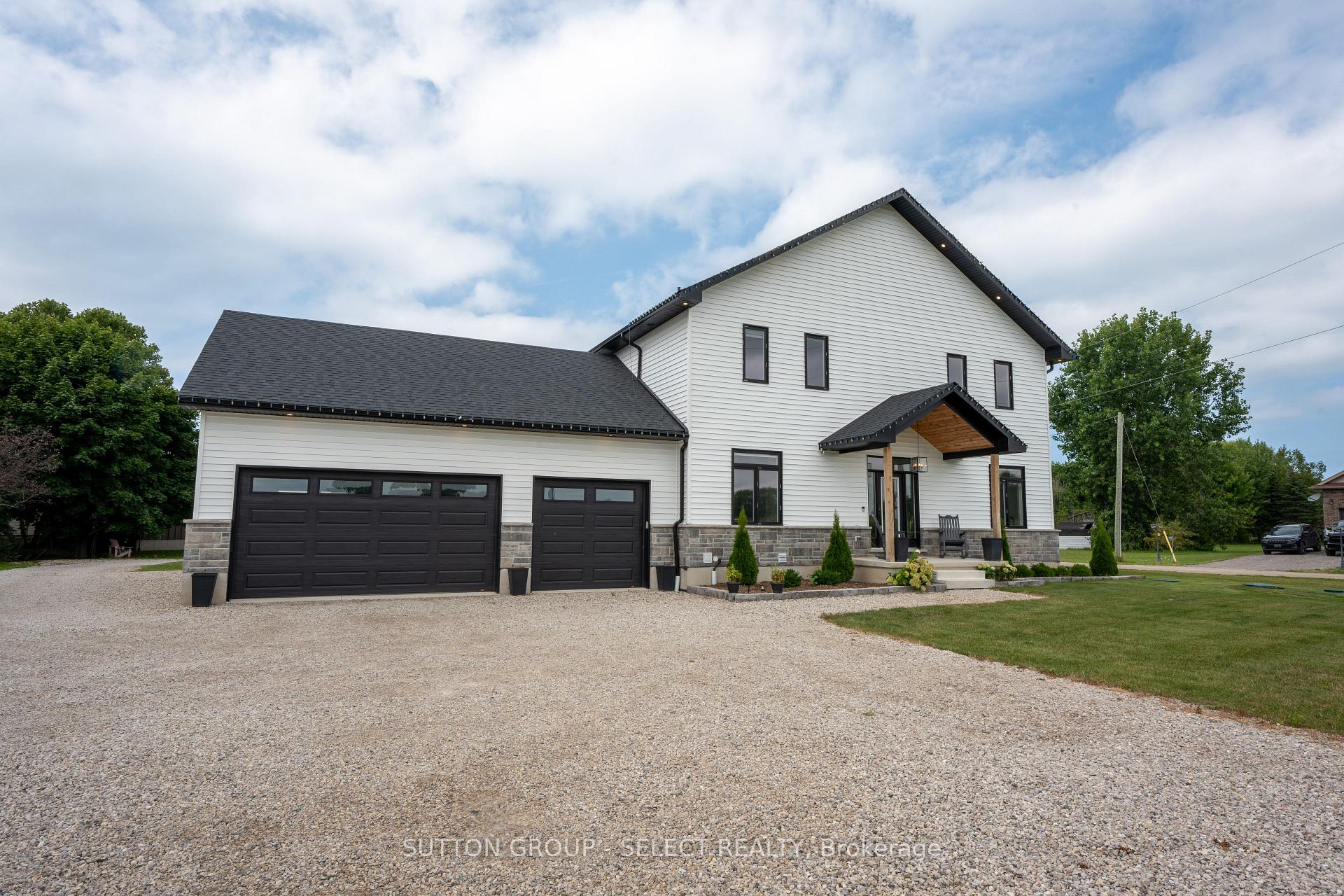 Photo 2 of 33977 Kildeer Drive, Bluewater, Hay — HOMEH
