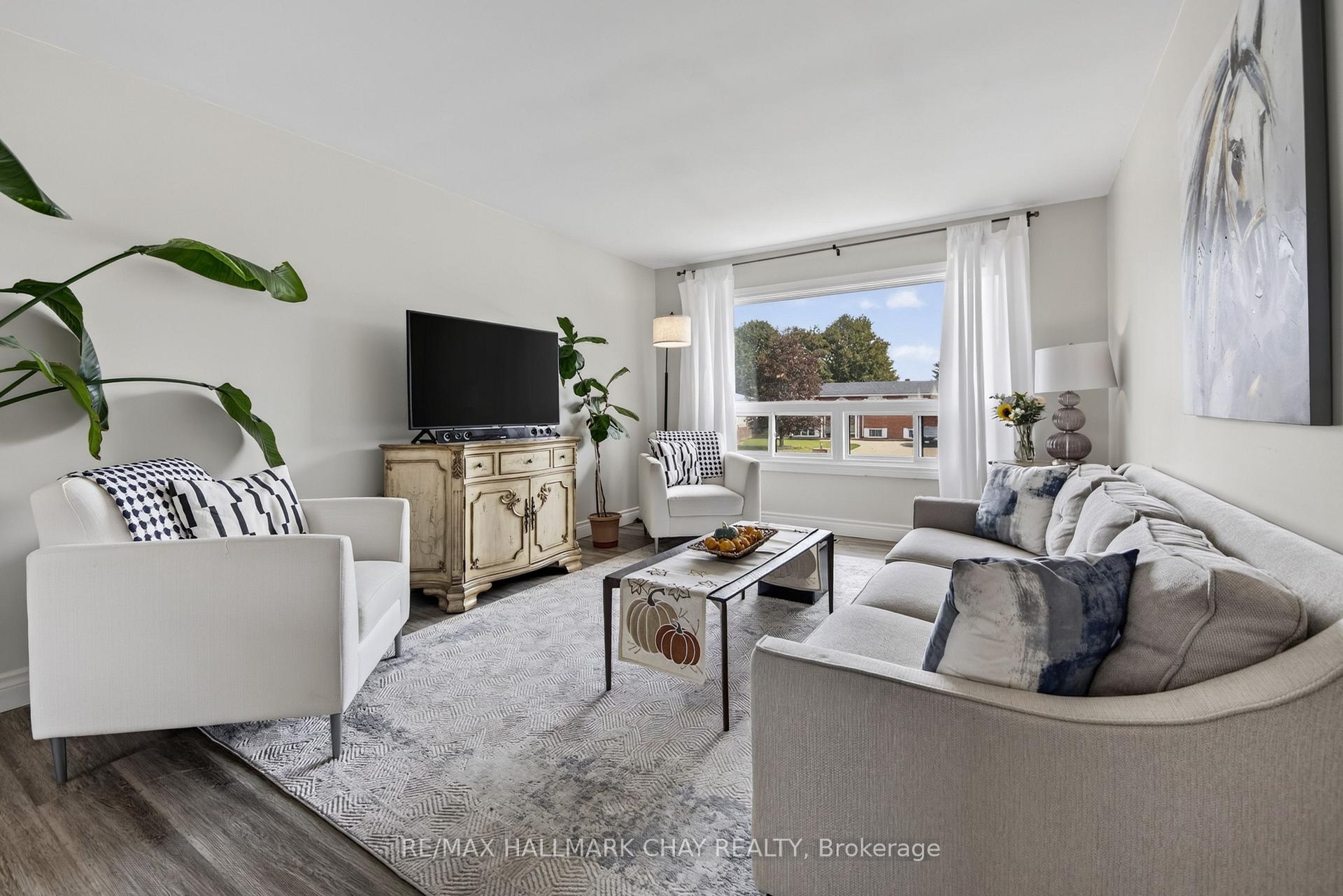 Photo 3 of 12 Mansonic Way, Essa, Angus — HOMEH