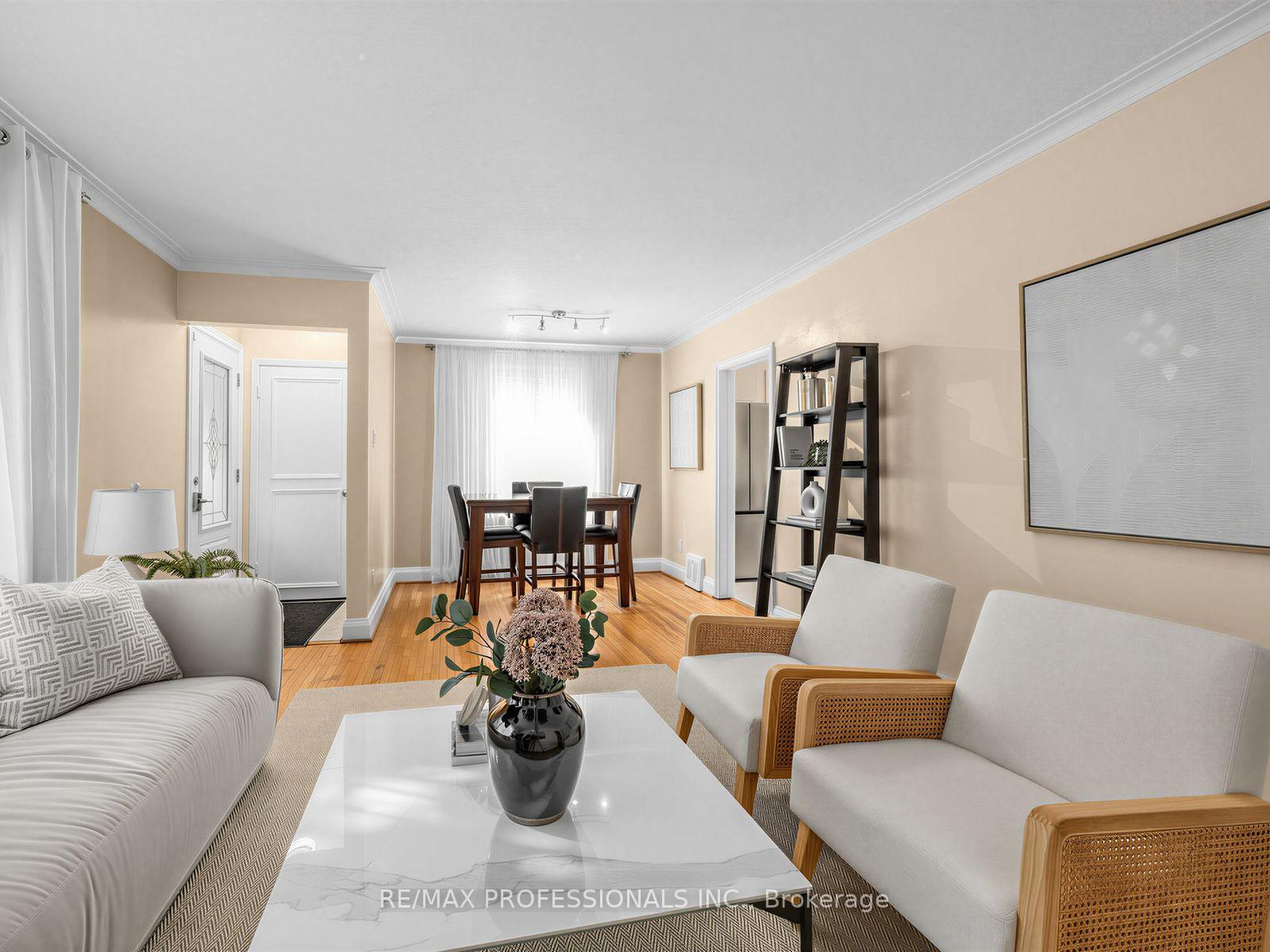 Photo 7 of 92 Westrose Avenue, Etobicoke, Kingsway South — HOMEH