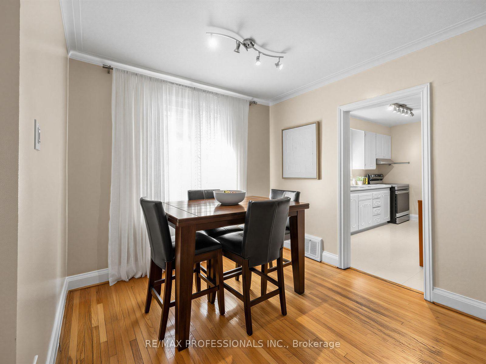 Photo 10 of 92 Westrose Avenue, Etobicoke, Kingsway South — HOMEH