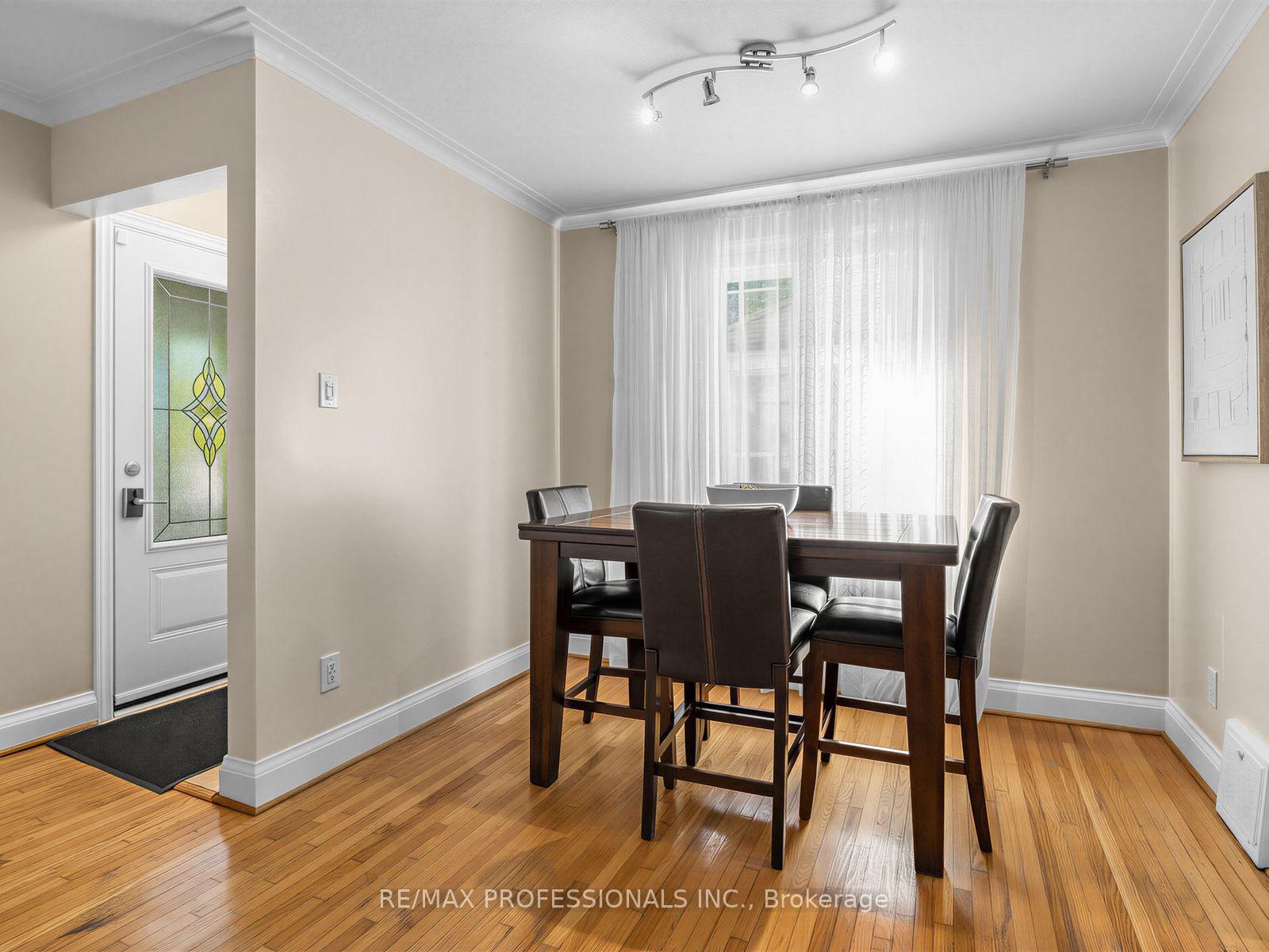 Photo 11 of 92 Westrose Avenue, Etobicoke, Kingsway South — HOMEH