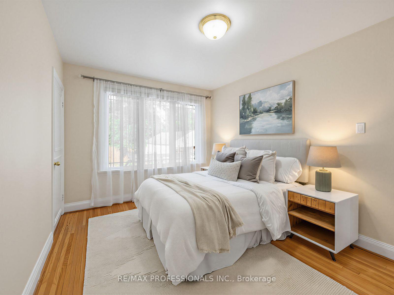 Photo 23 of 92 Westrose Avenue, Etobicoke, Kingsway South — HOMEH