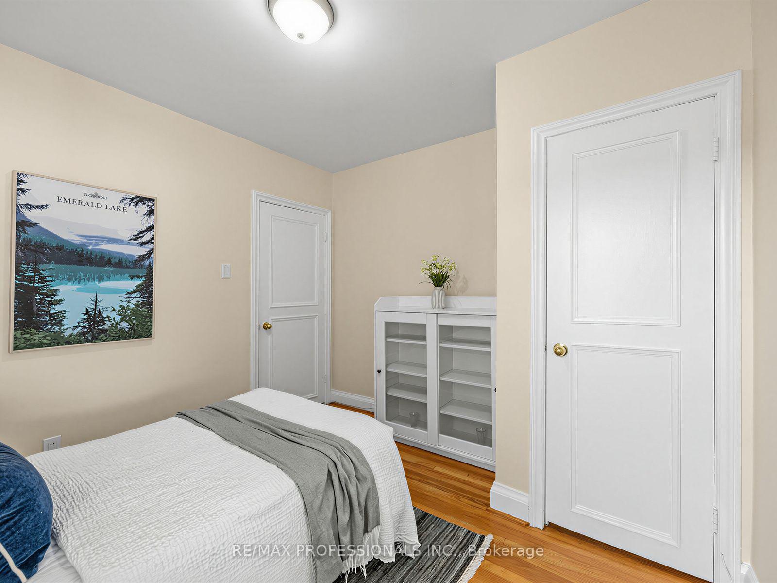 Photo 26 of 92 Westrose Avenue, Etobicoke, Kingsway South — HOMEH