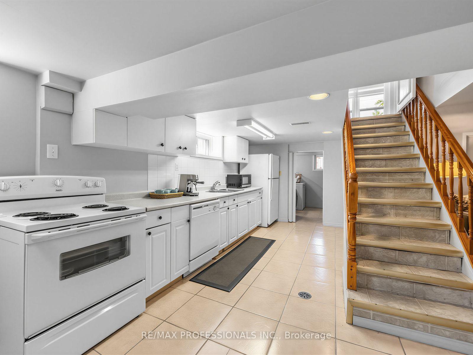 Photo 30 of 92 Westrose Avenue, Etobicoke, Kingsway South — HOMEH