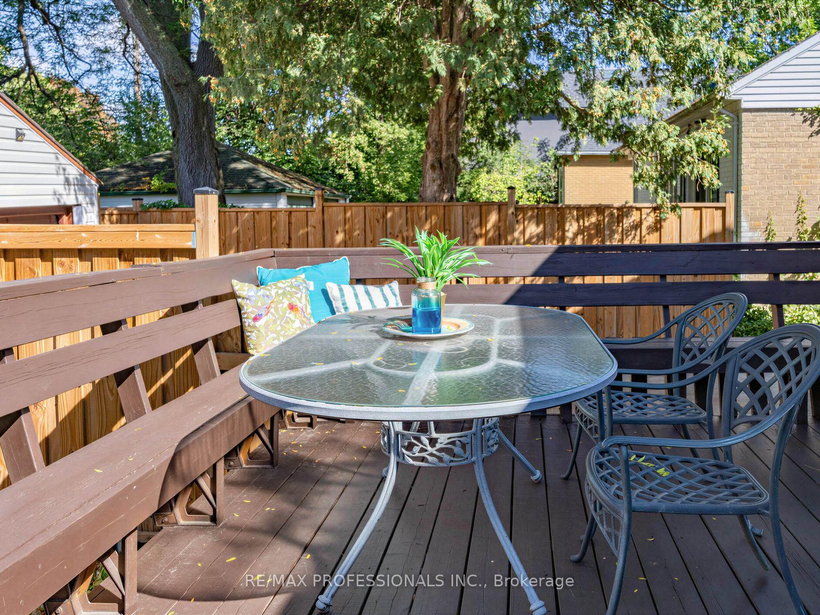 Photo 36 of 92 Westrose Avenue, Etobicoke, Kingsway South — HOMEH